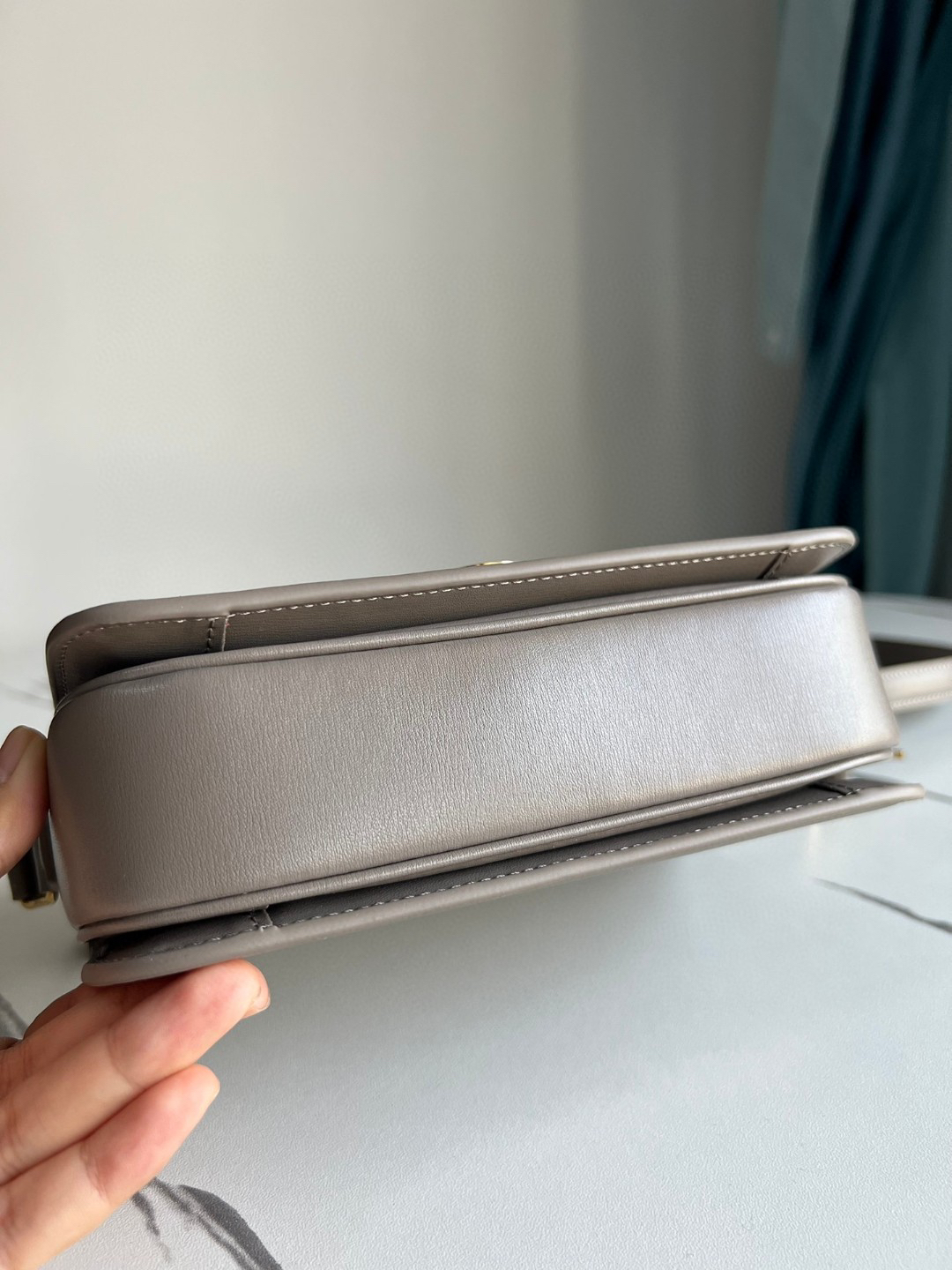 TRIOME Teen Turn-Lock Leather Crossbody Bag - Image 3