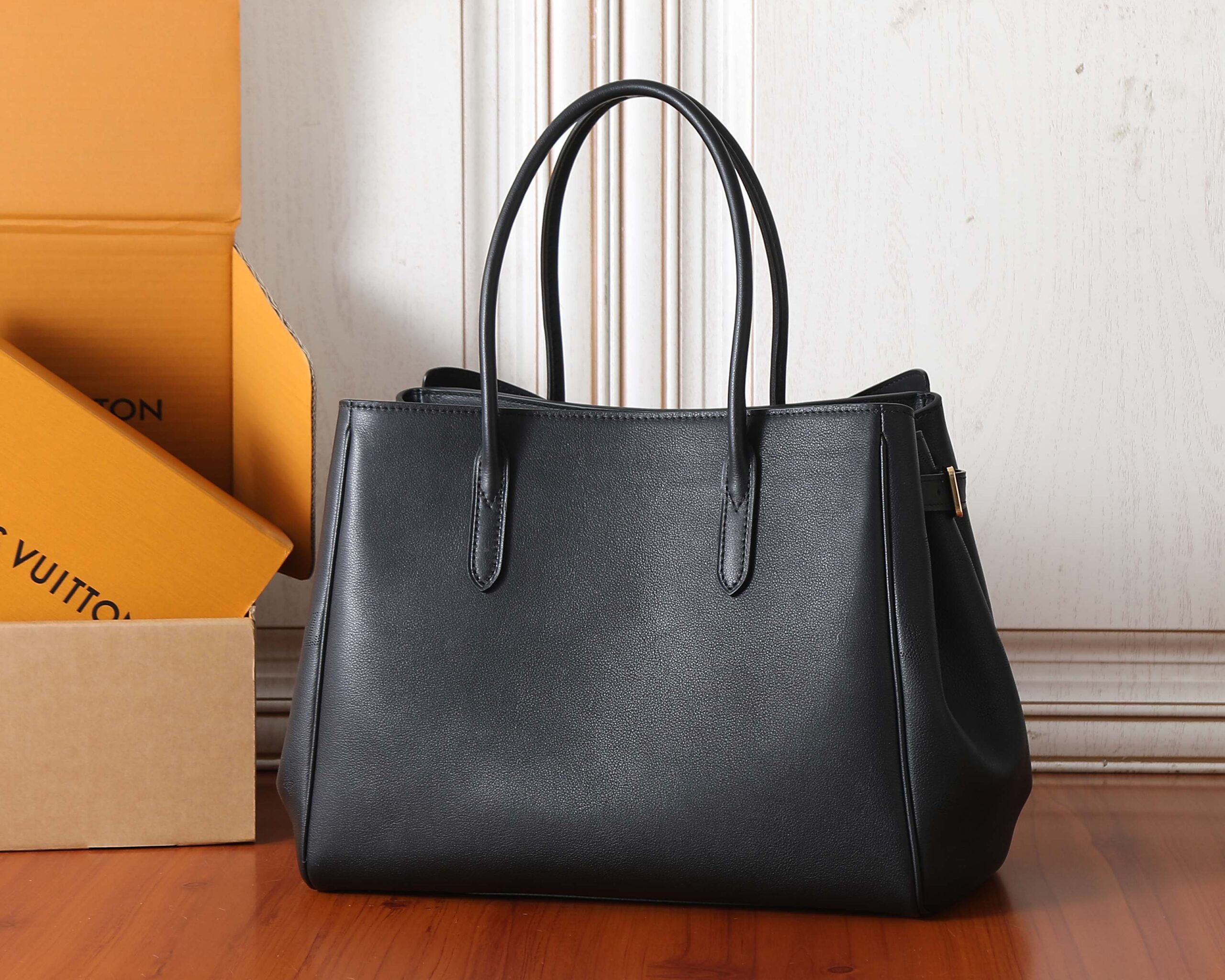 Vendôme Leather Tote Bag M26338 - Image 3