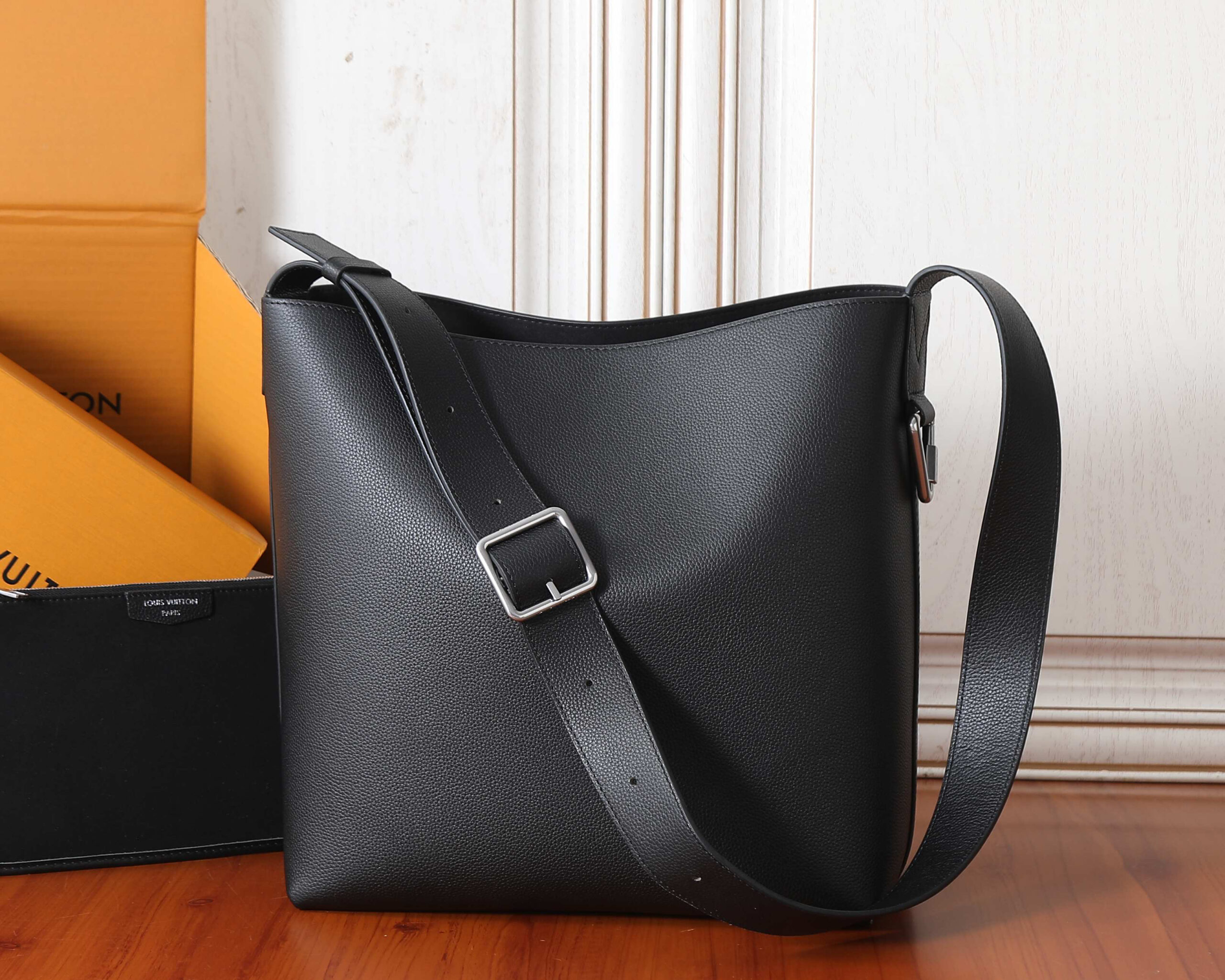 Verso Hobo Handbag in LV Touch Calfskin - Image 3