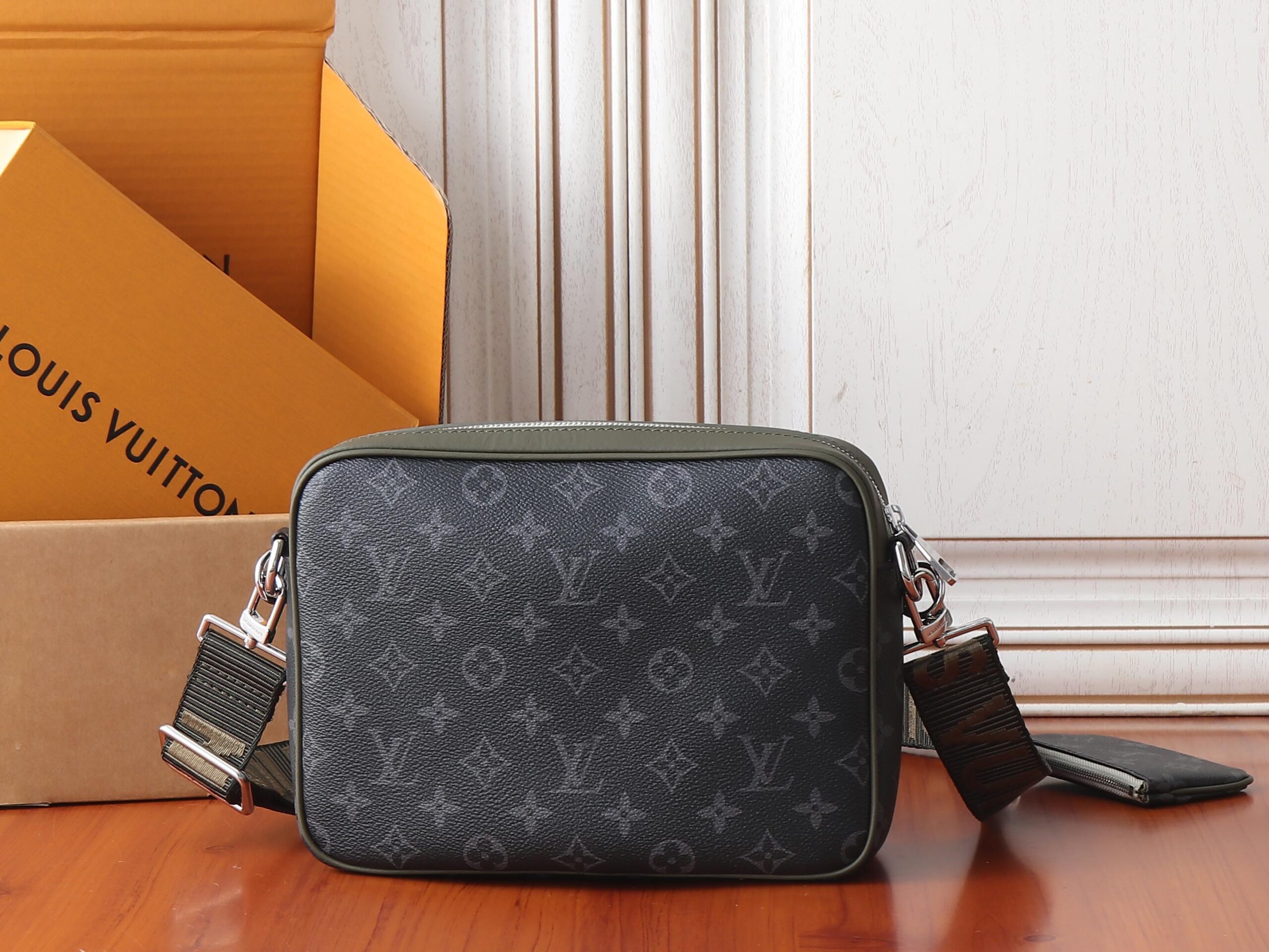 Louis Vuitton Trio Messenger Bag in Monogram Eclipse Canvas - Image 3