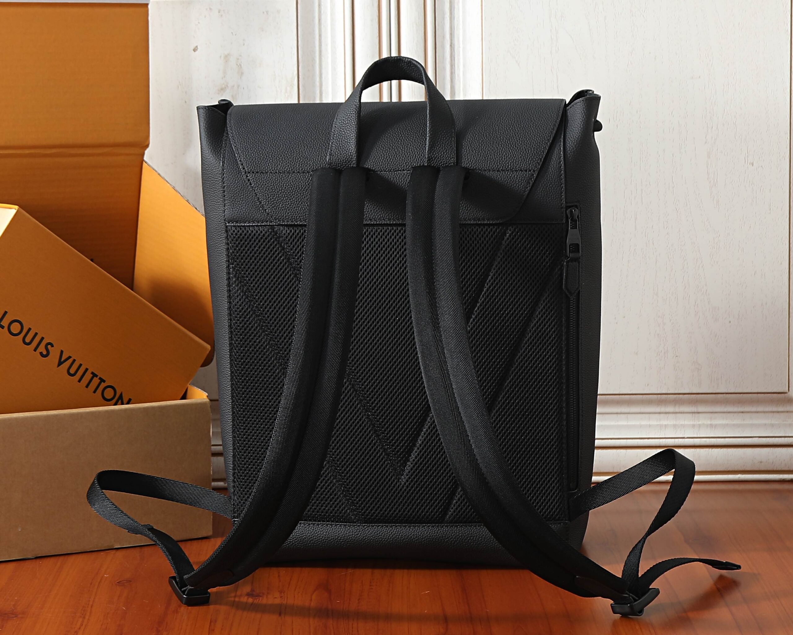 Waxed Cowhide Leather Shoulder Bag for 16-Inch Laptop - Image 3