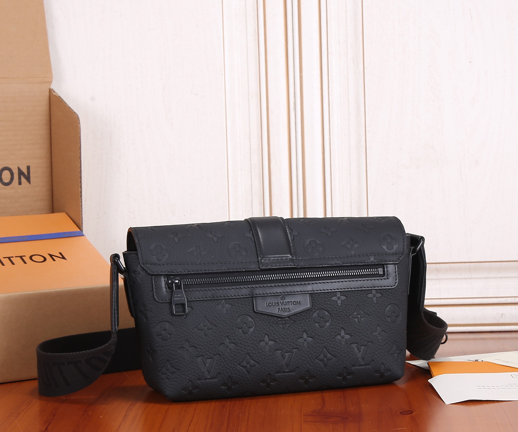 Louis Vuitton S-Cape Messenger Bag M23741 - Image 3