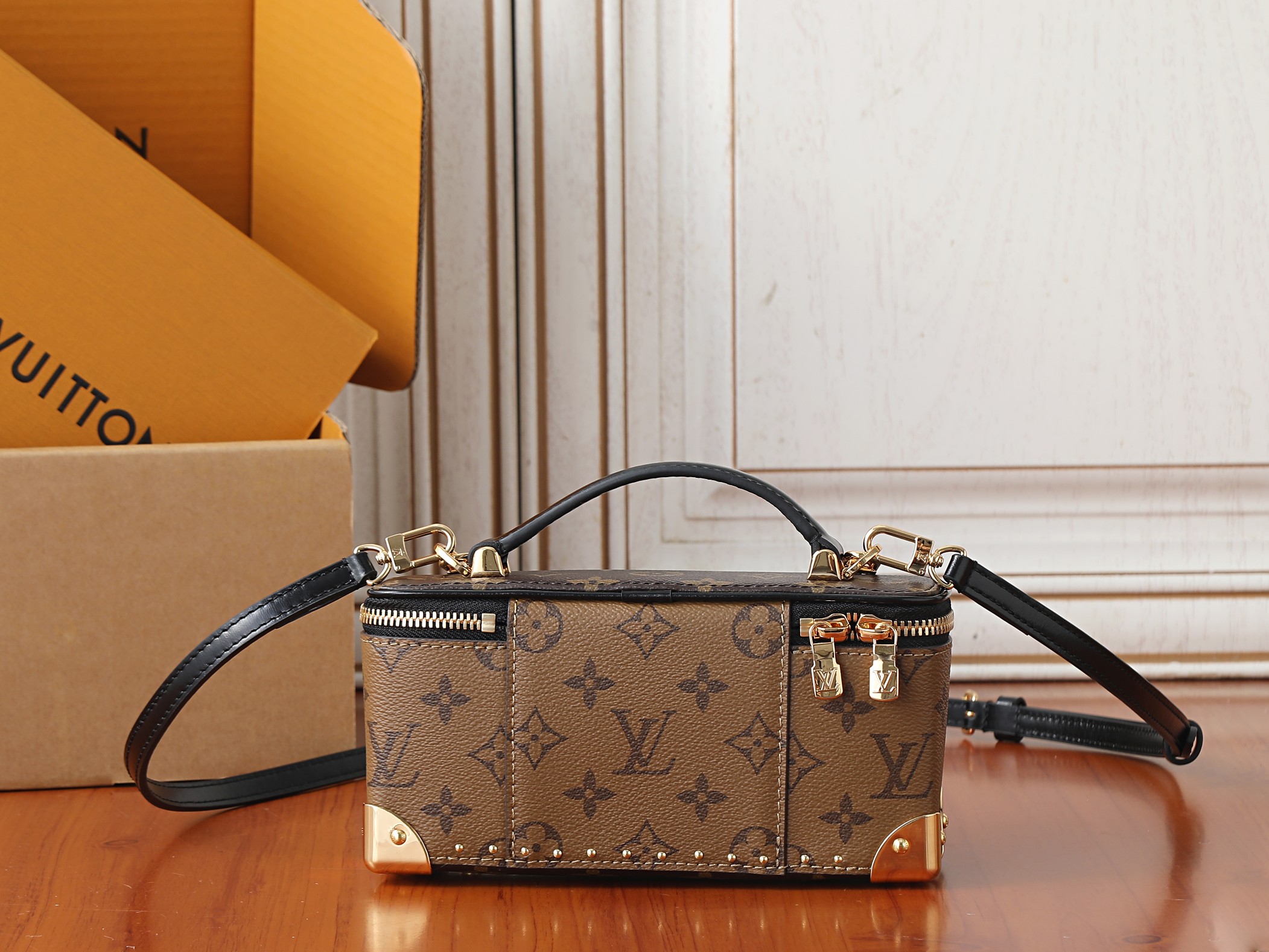 Louis Vuitton Vanity Pouch in Monogram Reverse Canvas - Image 3