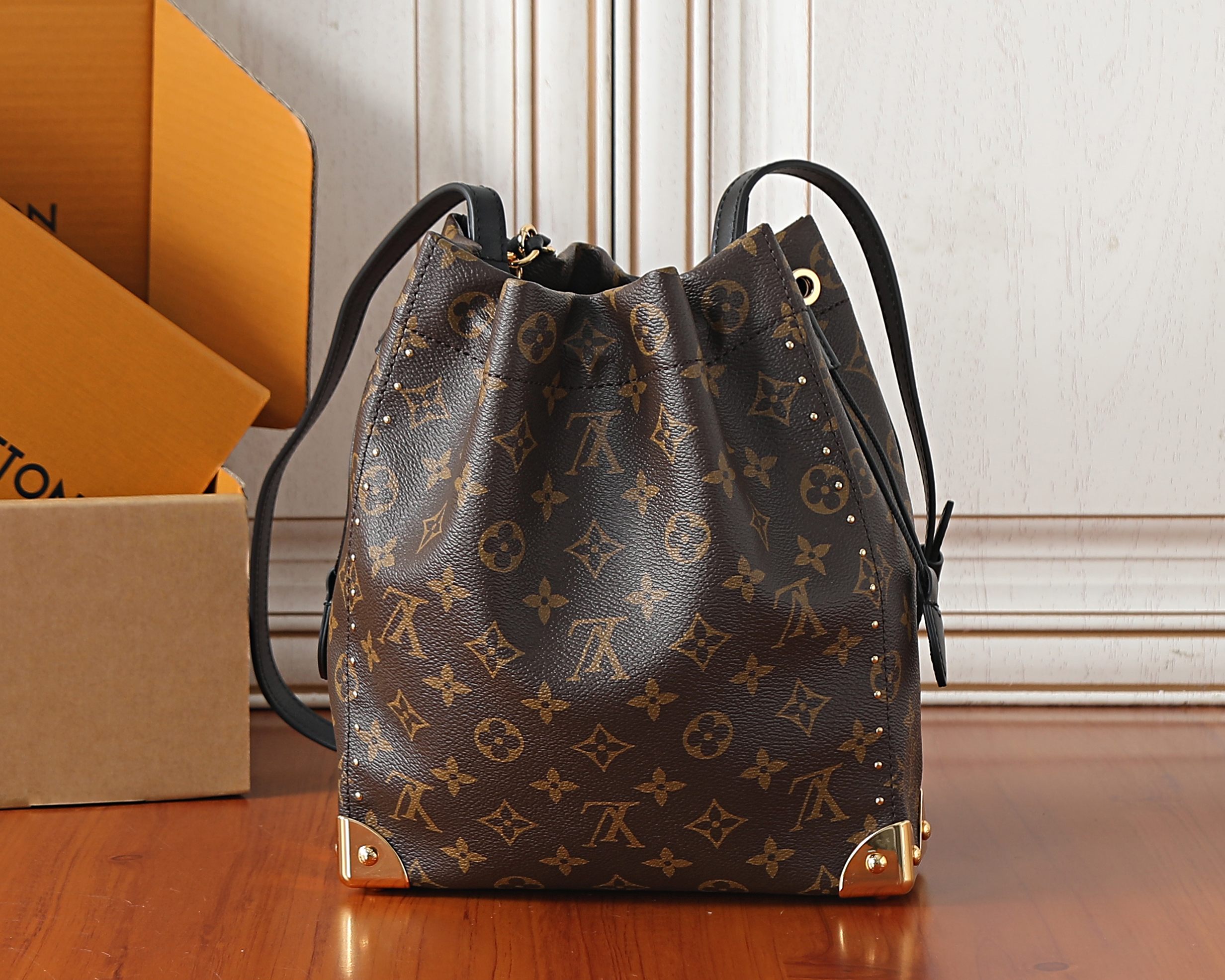 Louis Vuitton Noé Trunk Monogram Bucket Bag M28515 - Image 3