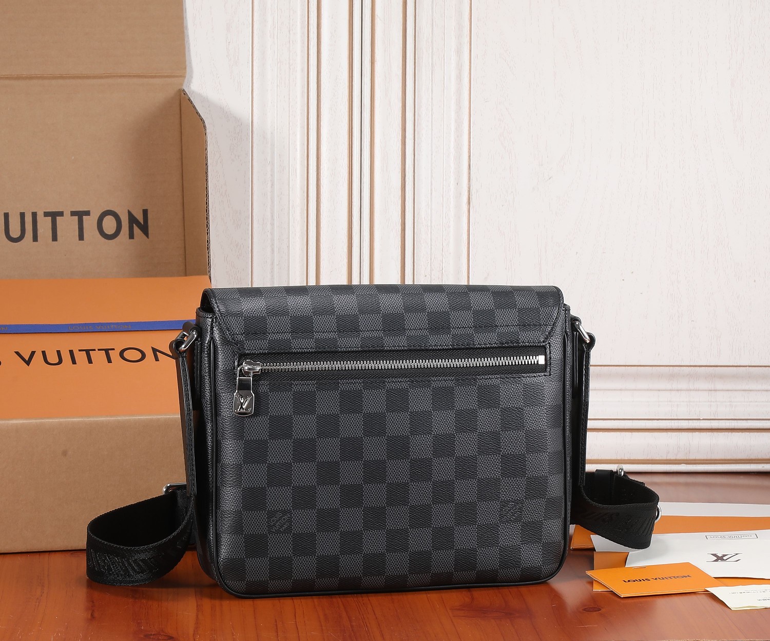 Louis Vuitton District PM Messenger Bag Damier Graphite - Image 3