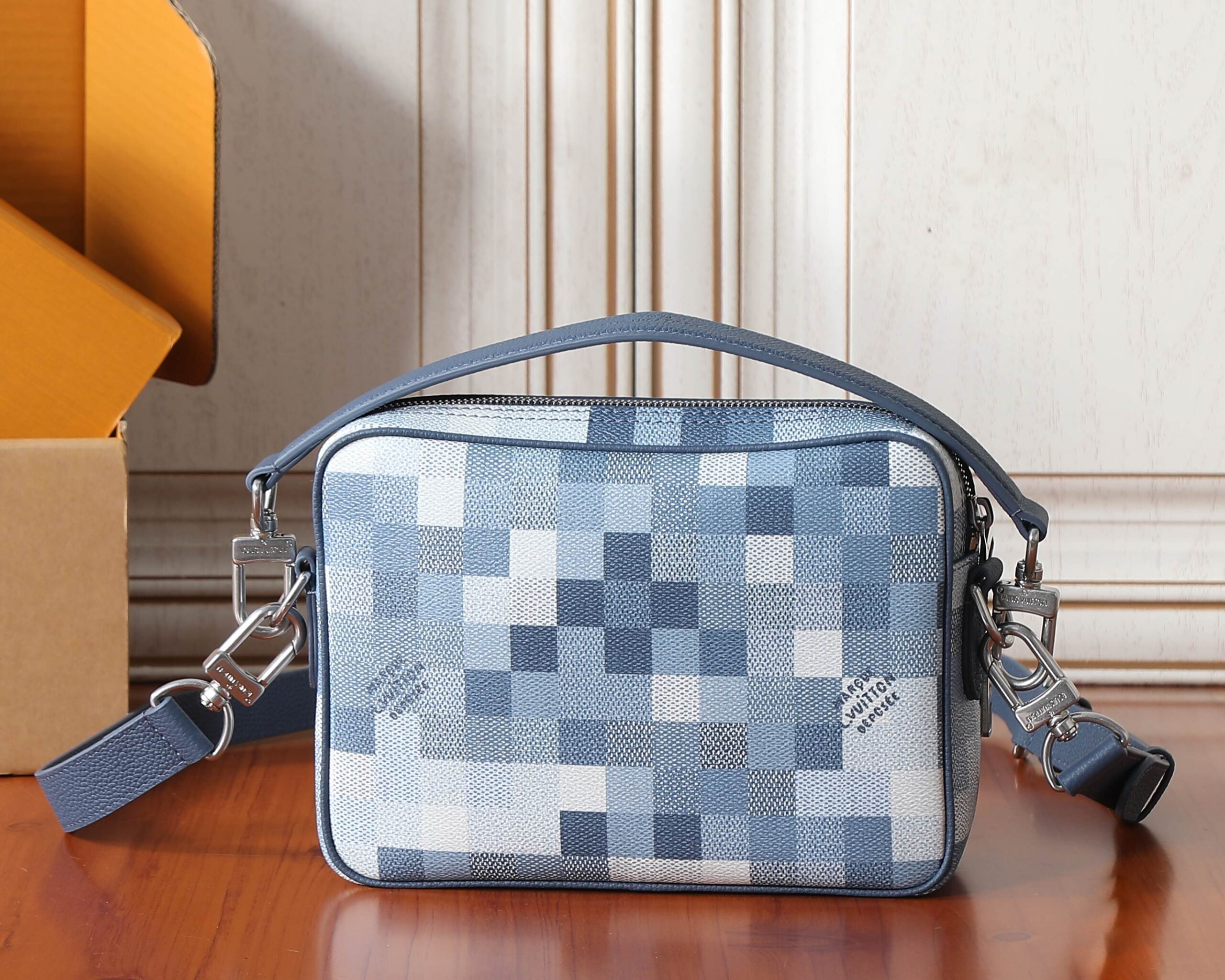 Louis Vuitton Damoflage M28606 Crossbody Bag - Image 3