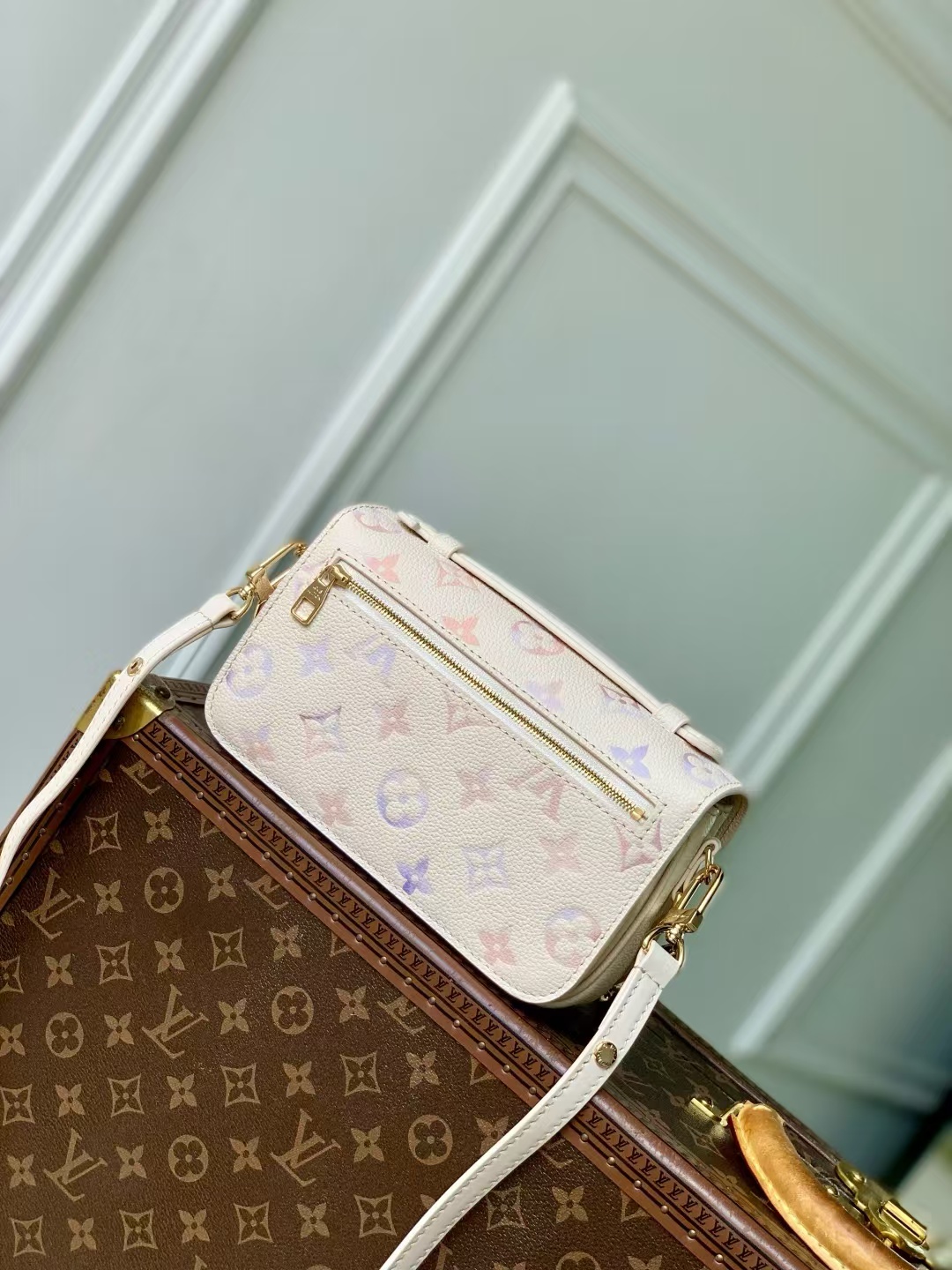 Louis Vuitton Pochette Métis East West Monogram Dream Shoulder Bag - Image 3
