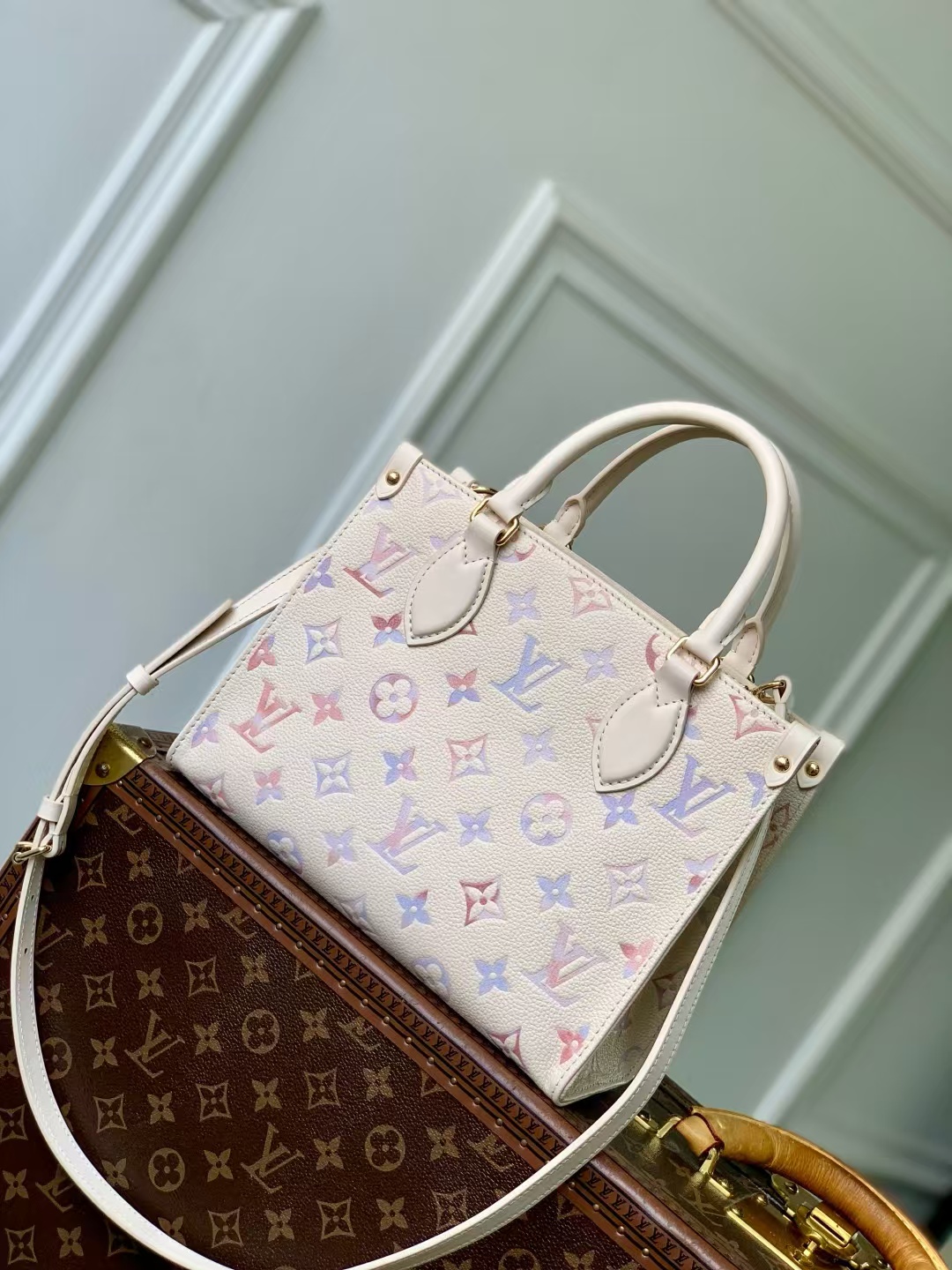Louis Vuitton OnTheGo Small Handbag in Monogram Empreinte Leather - Image 3