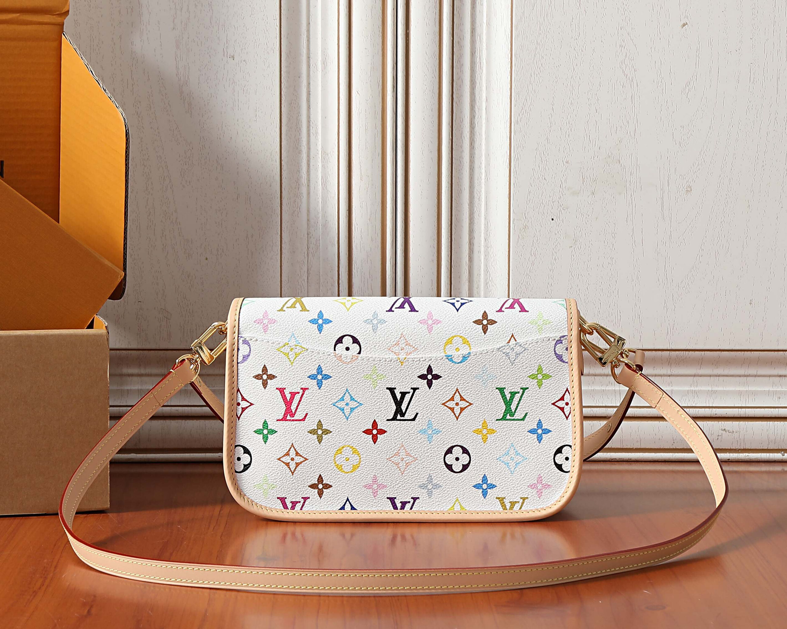 Louis Vuitton Diane Small Shoulder Bag in Monogram Canvas, Model M27866 - Image 3