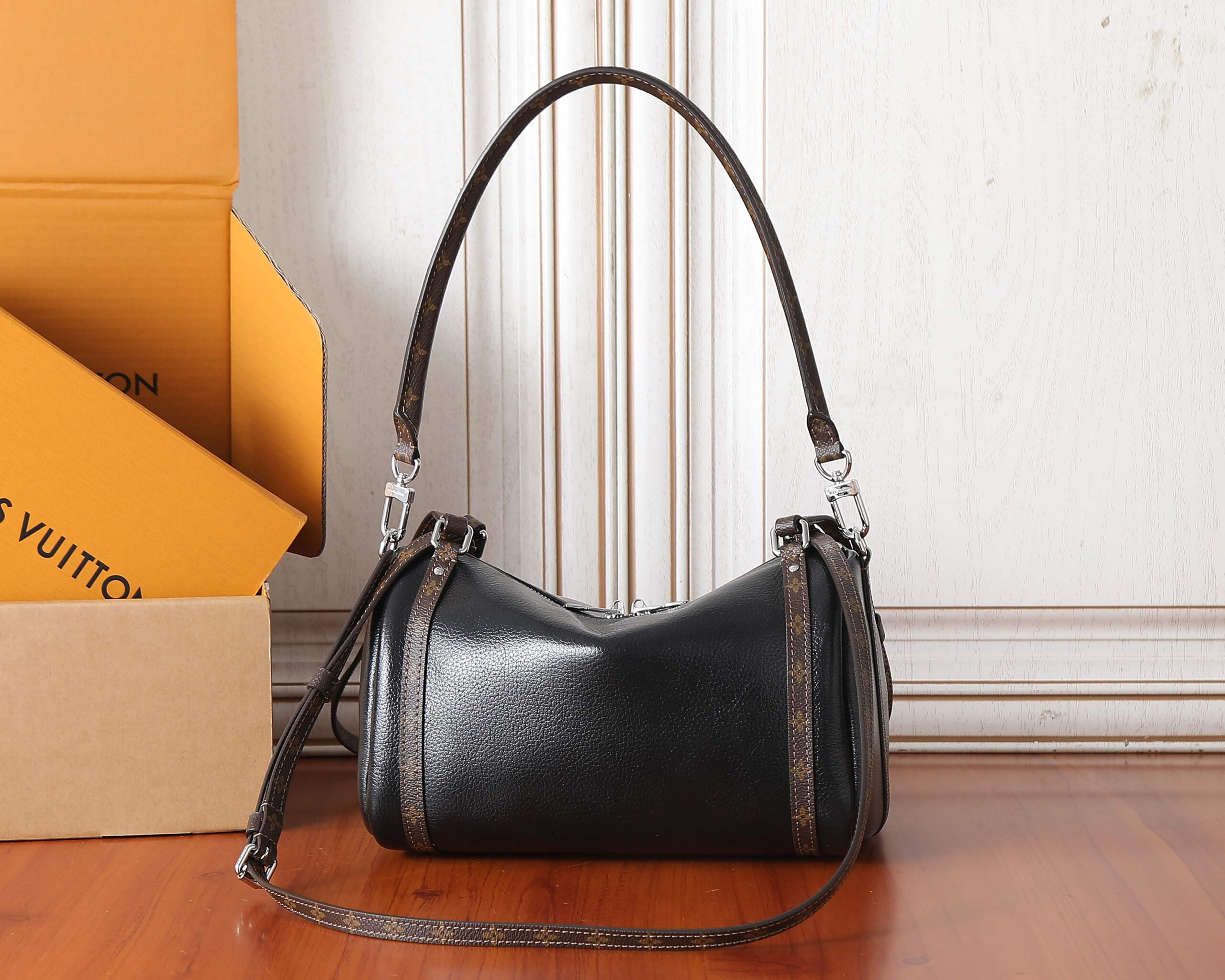Louis Vuitton Express Small Monogram Shoulder Bag - Image 3