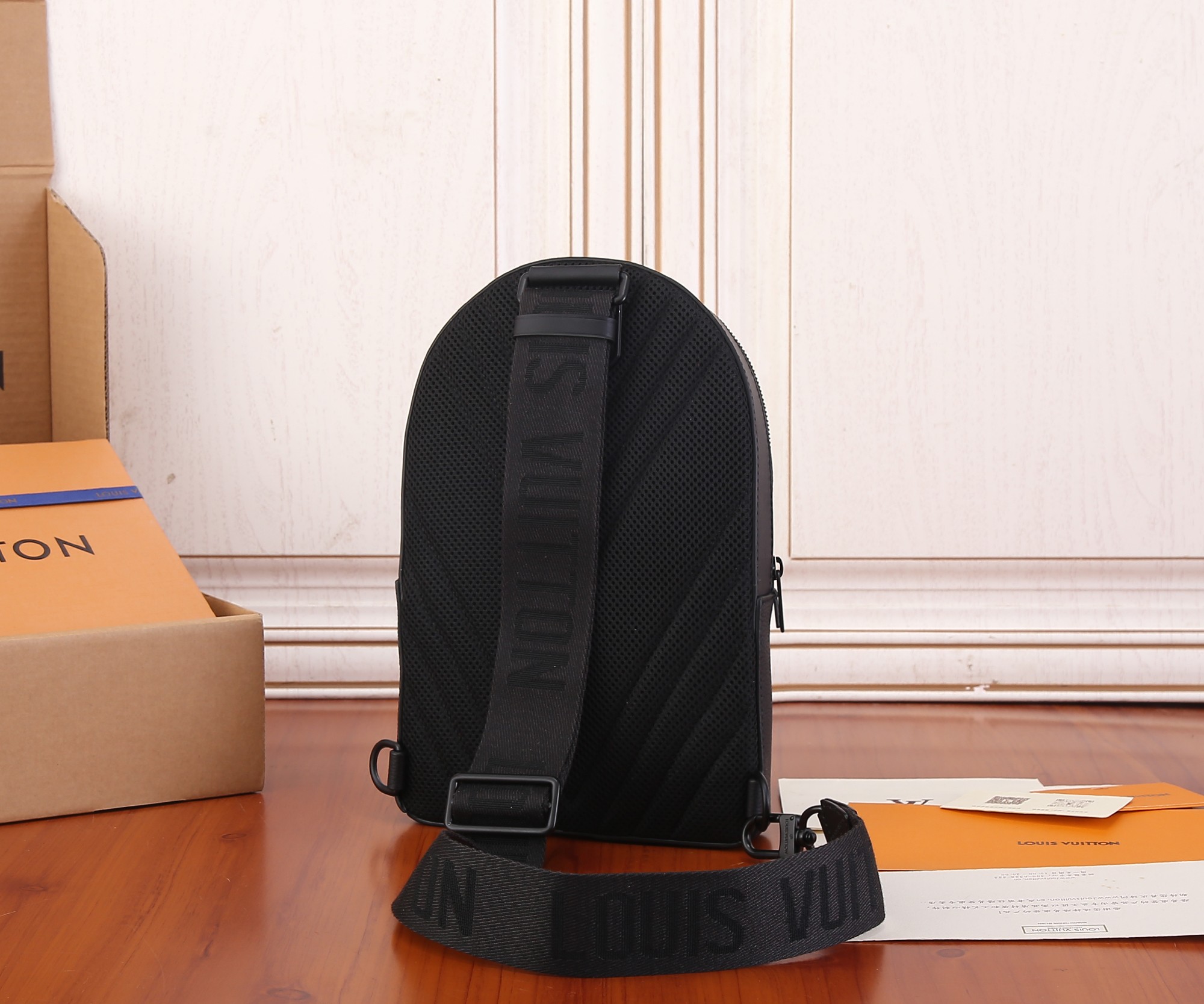 Pilot Shoulder Bag - Image 3