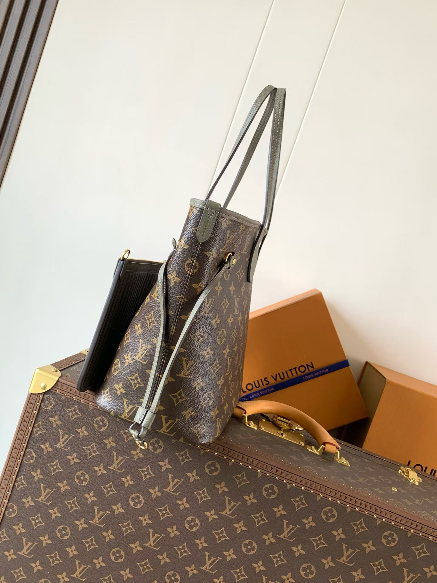 Neverfull Inside Out Medium Tote Bag - Image 3