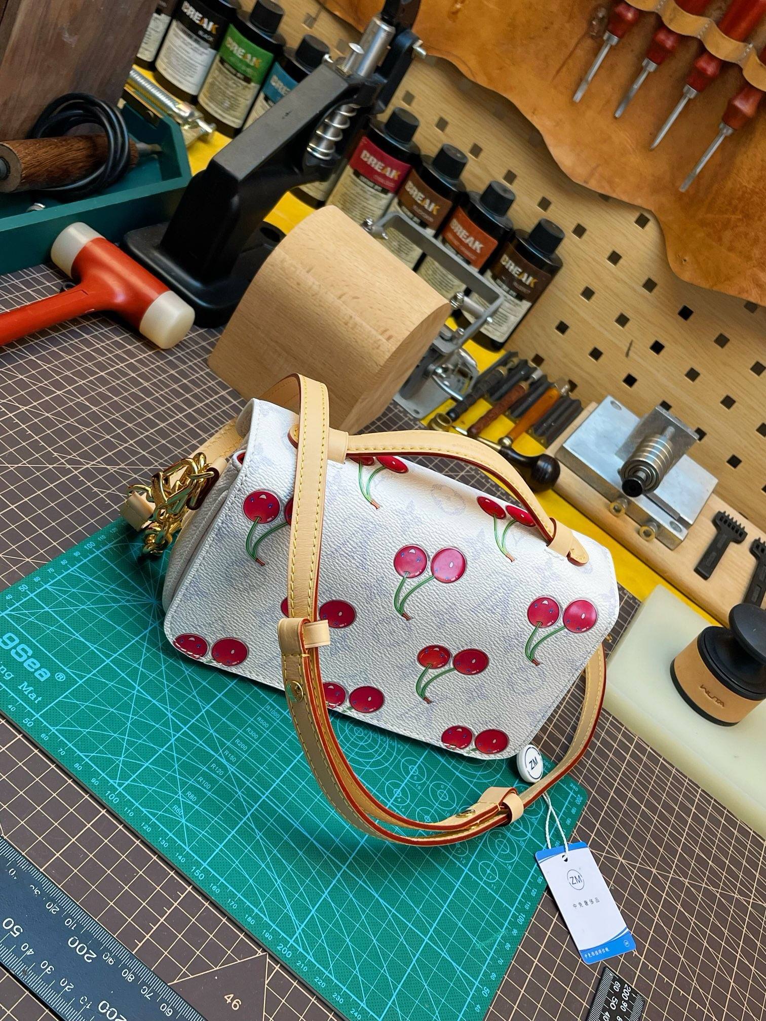 Louis Vuitton Pochette Métis East West Monogram Cherry Shoulder Bag - Image 3