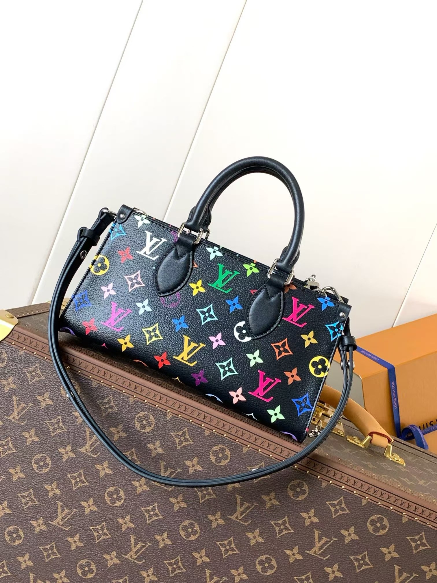 Louis Vuitton OnTheGo East West Tote Bag in Monogram Canvas - Image 3