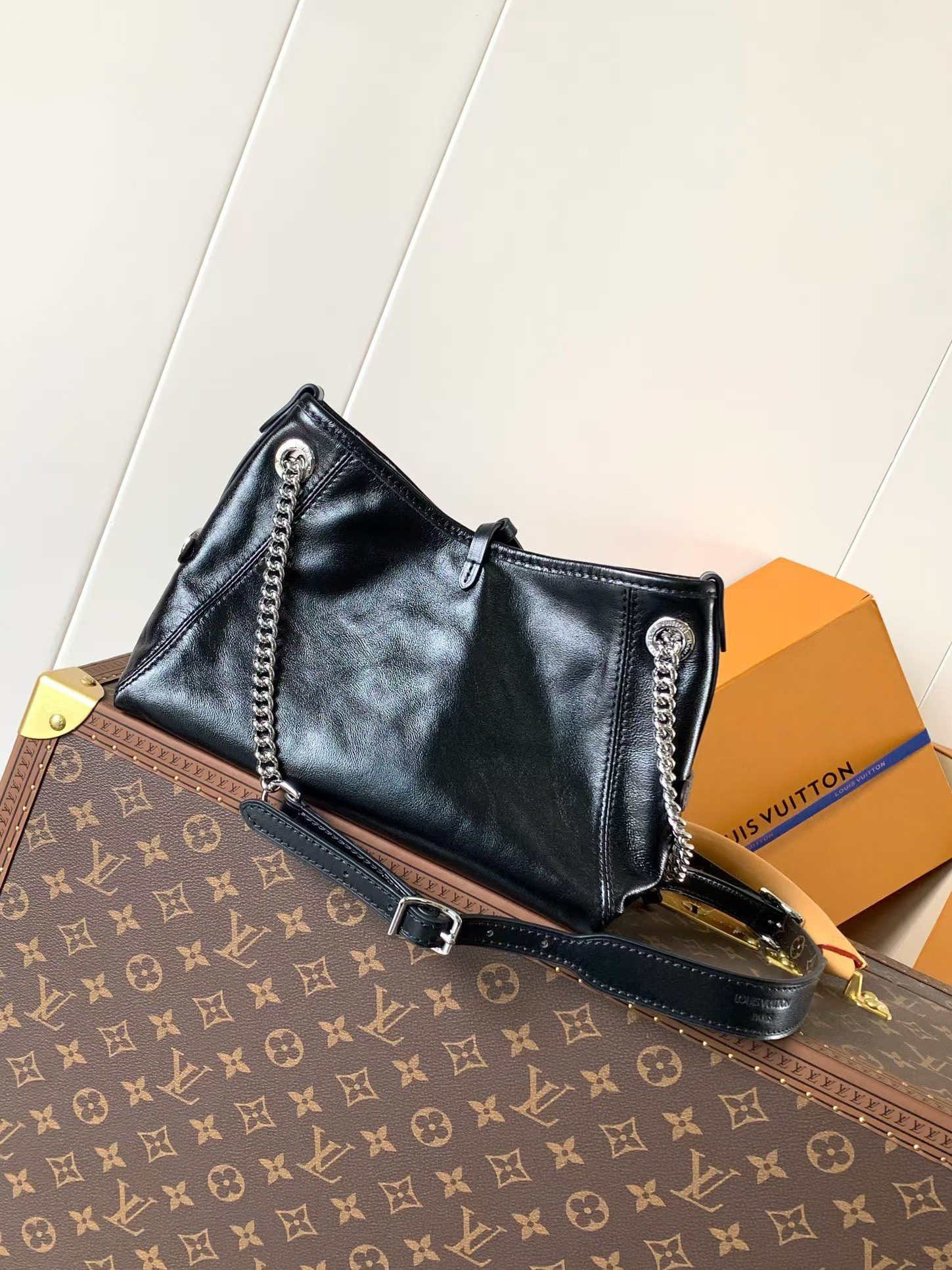 Louis Vuitton CarryAll BB Monogram Handbag - Image 3