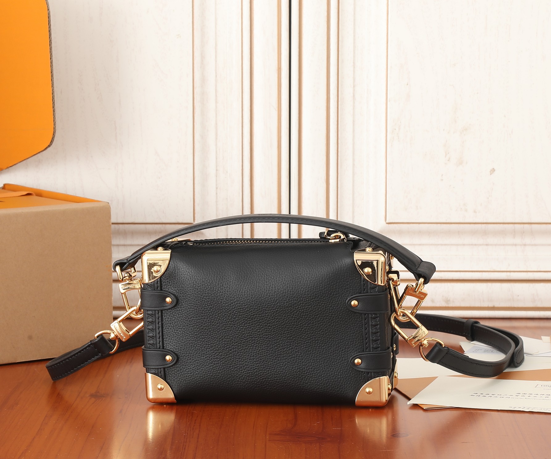 Side Trunk Small Handbag - Image 3
