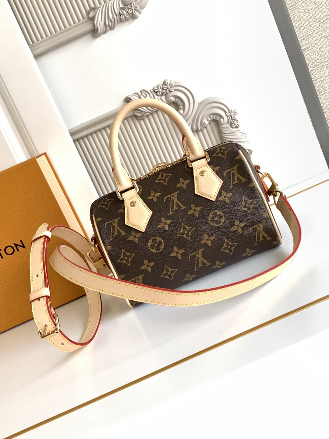 Louis Vuitton Speedy Bandouliere 30 Leather Shoulder Bag - Image 3