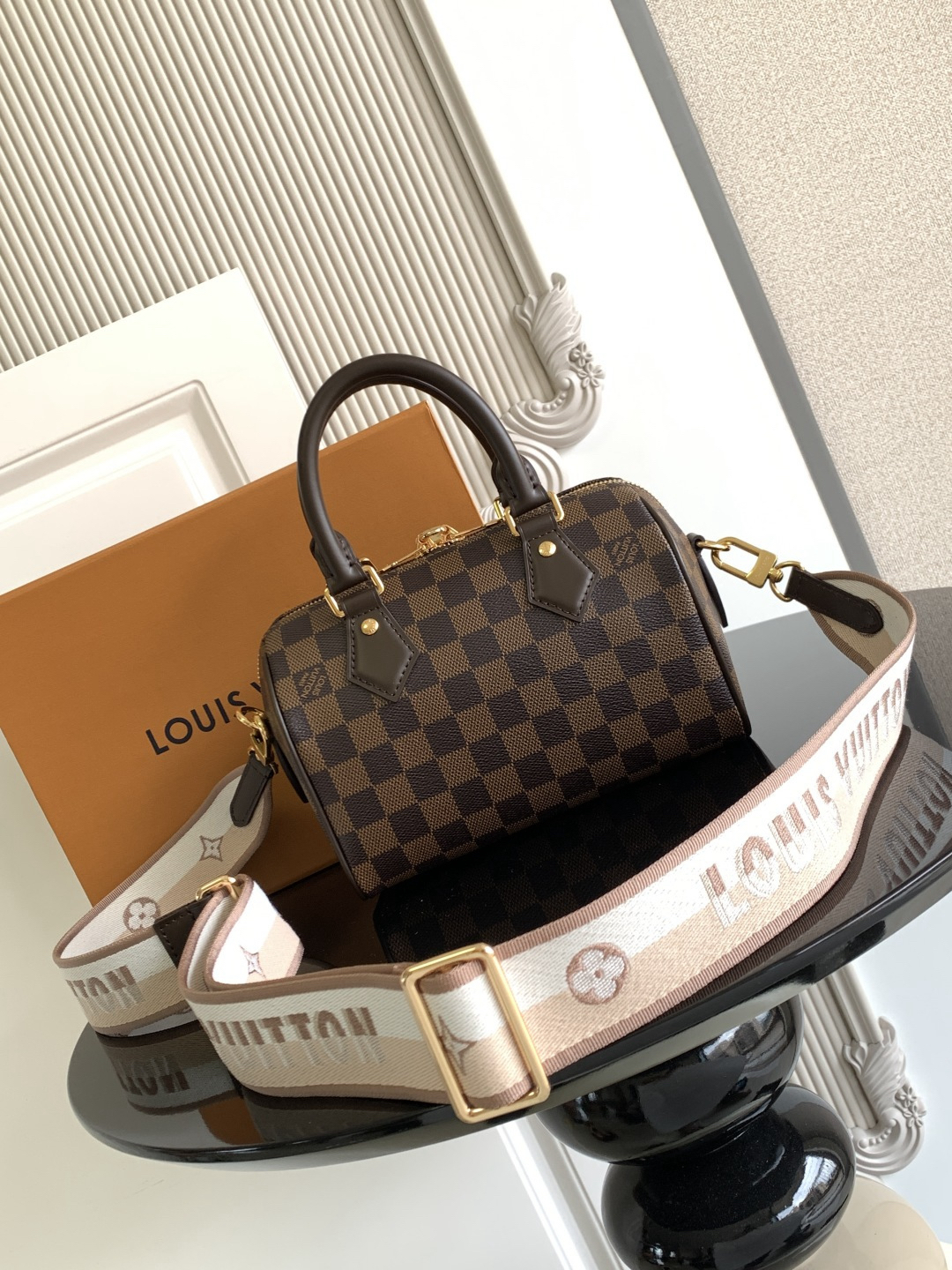 Louis Vuitton N40489 Monogram Crossbody Bag - Image 3