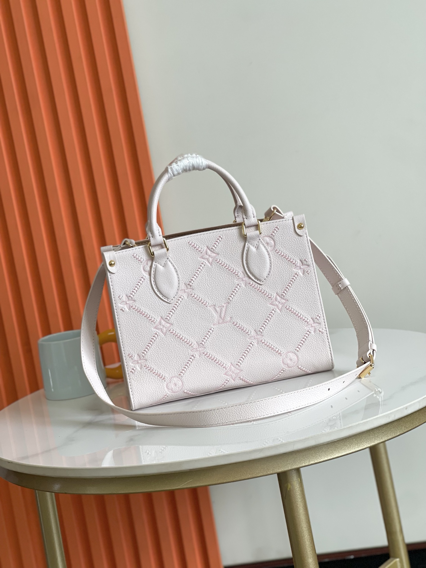 Louis Vuitton M28528 OnTheGo Small Handbag in Monogram Empreinte Leather - Image 3