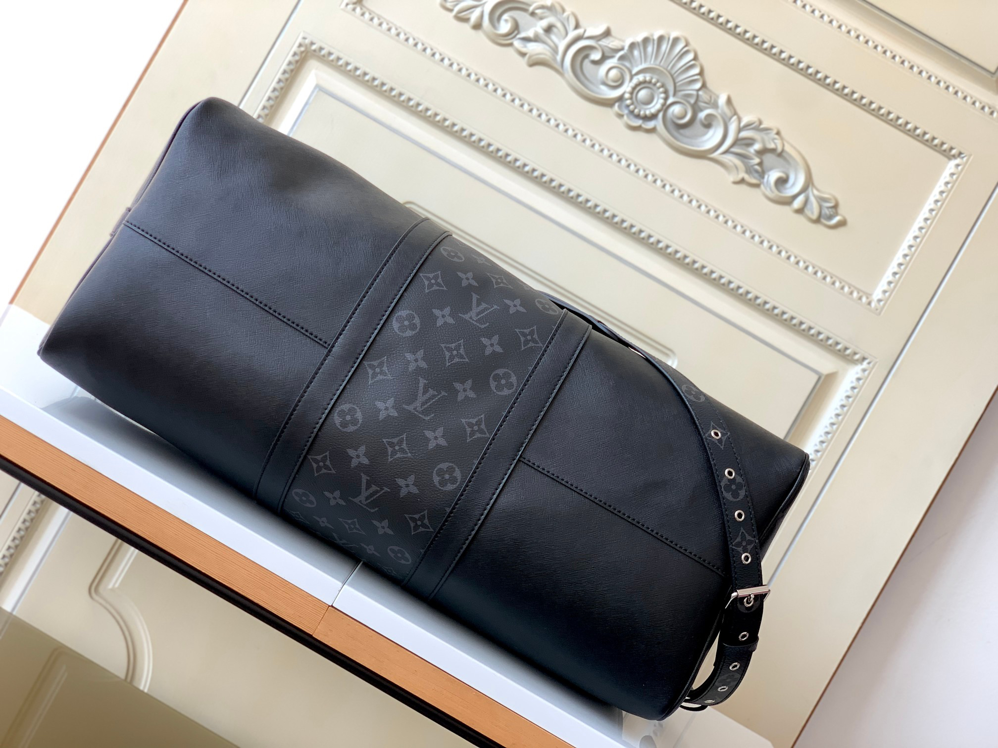 Louis Vuitton Keepall 50 Travel Bag with Shoulder Strap - Black - Image 3