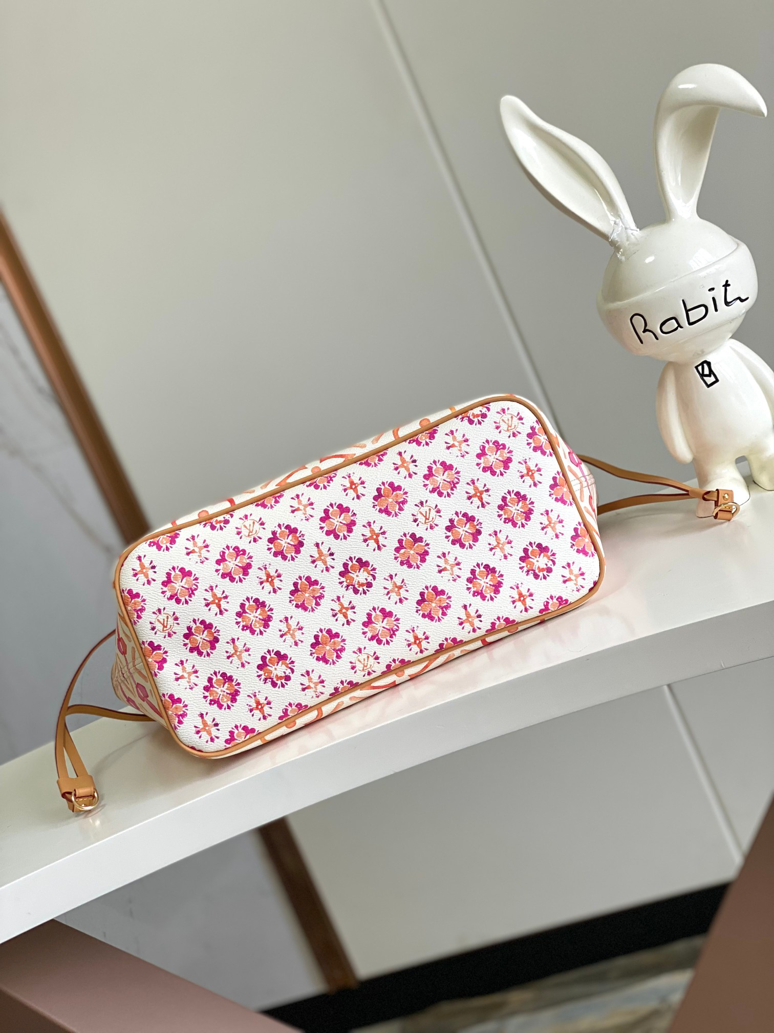 Louis Vuitton Neverfull Medium Tote Bag - Image 3