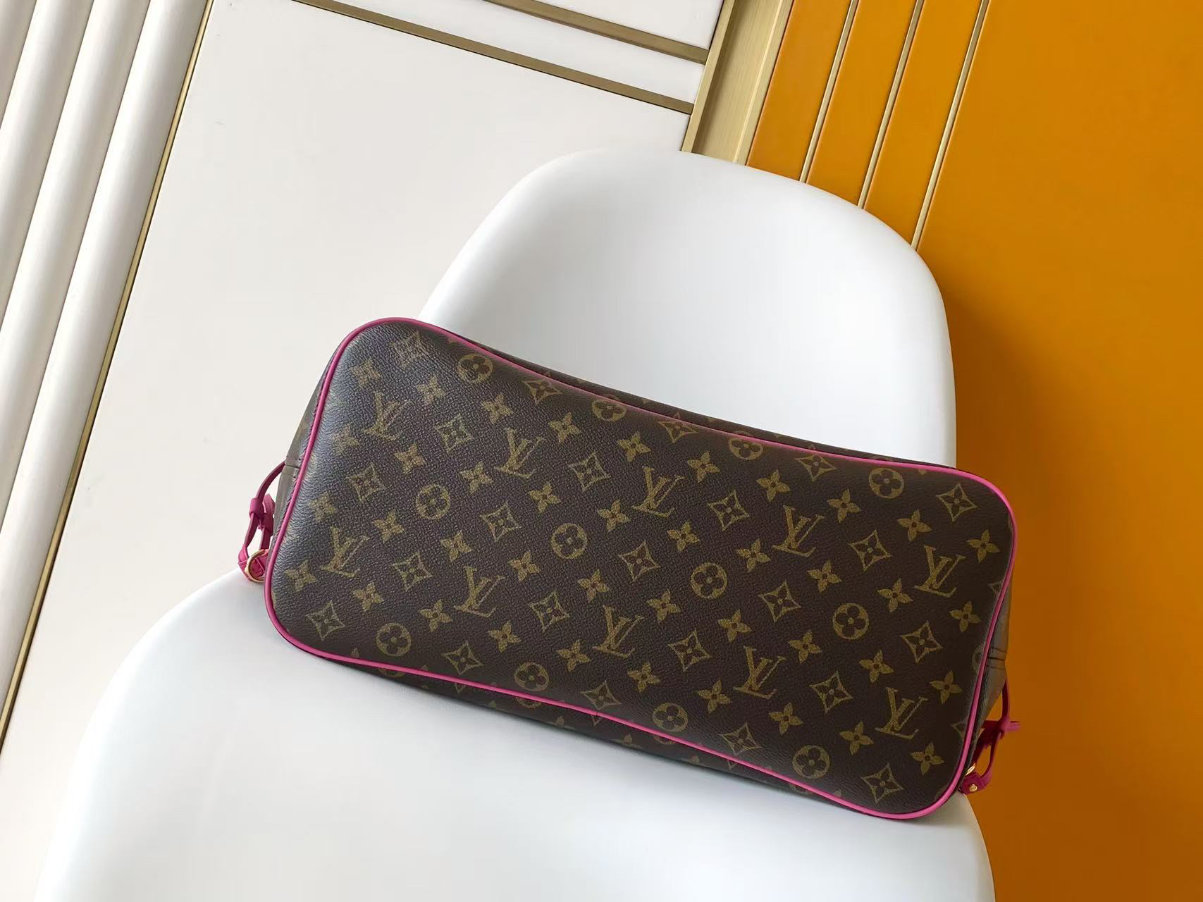 Louis Vuitton Neverfull Large Tote Bag - Image 3