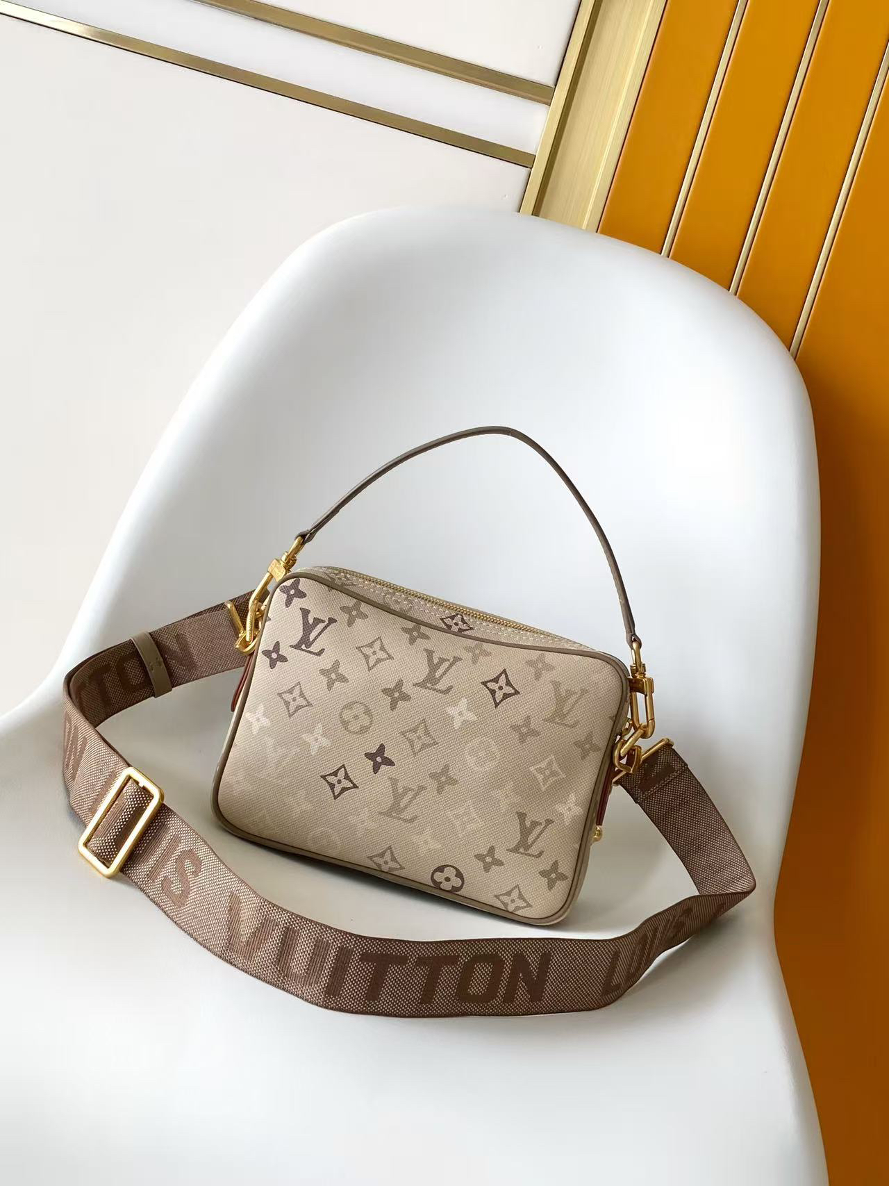Louis Vuitton Monogram Heritage Crossbody Bag - Image 3