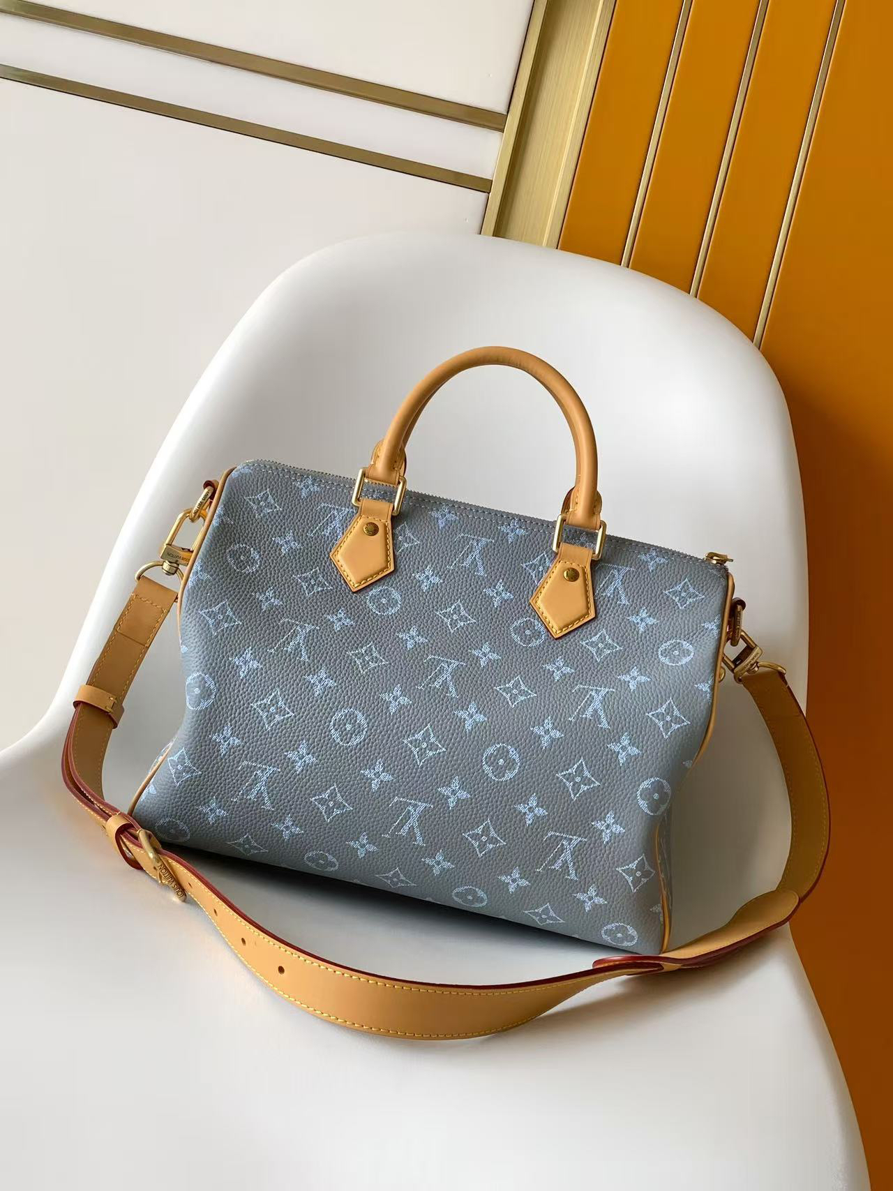 Louis Vuitton Speedy Bandoulière 30 Monogram Leather Handbag - Image 3