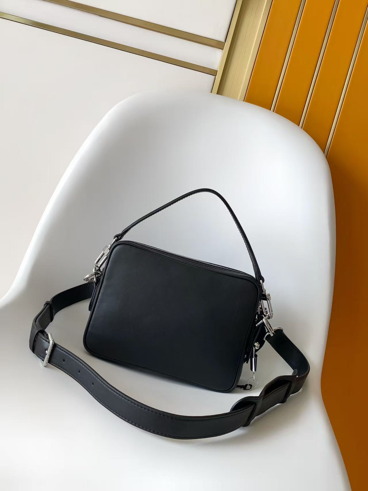 Louis Vuitton Monogram Heritage Crossbody Bag - Image 3