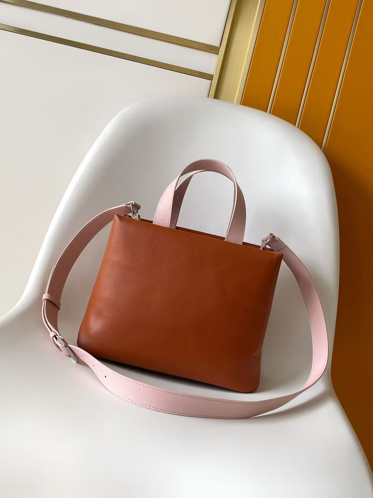 Louis Vuitton Medium Leather Handbag - Image 3