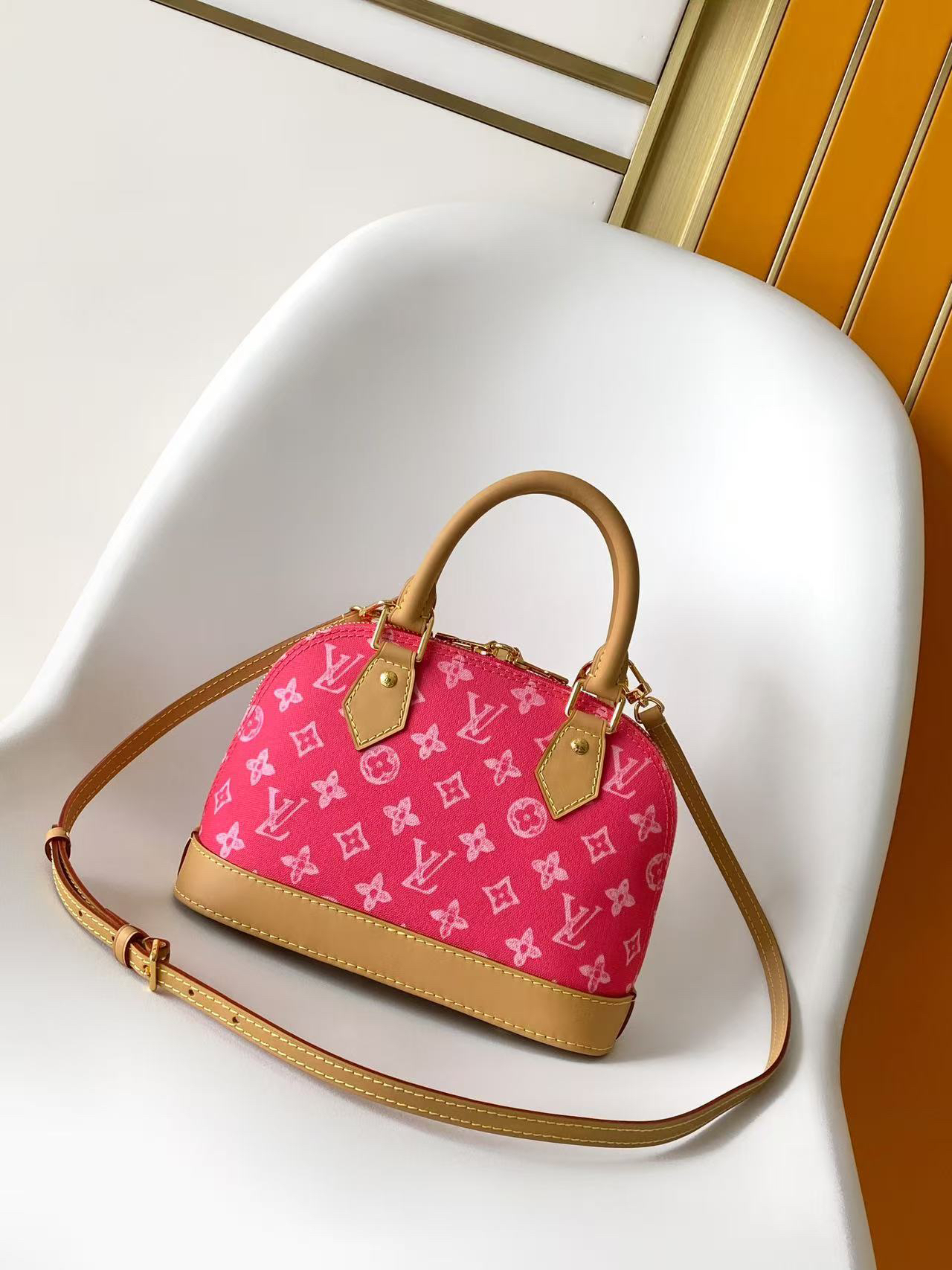 Louis Vuitton Alma BB Handbag in Monogram Canvas - Image 3