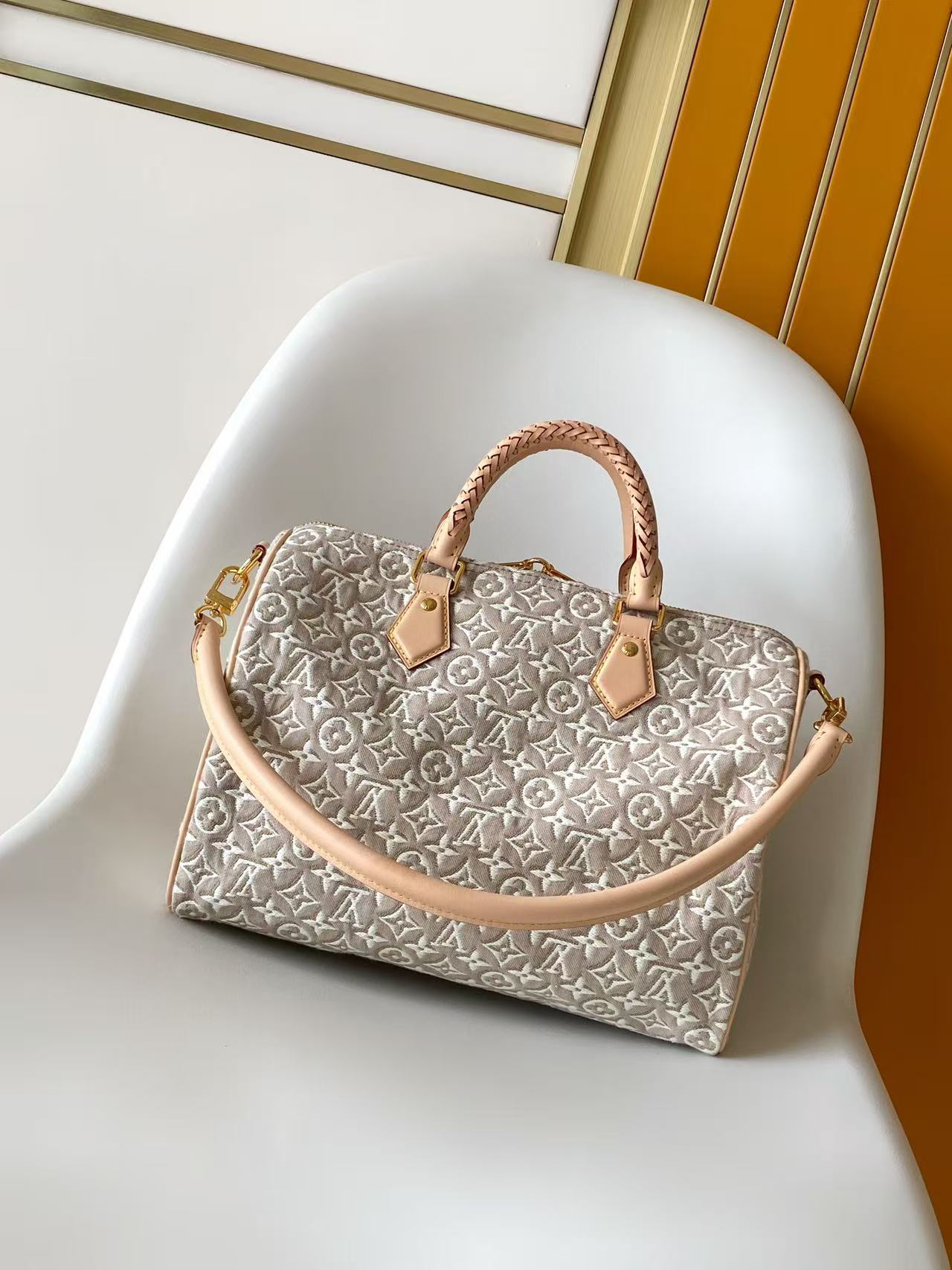 Louis Vuitton Speedy Soft 30 Handbag - Image 3