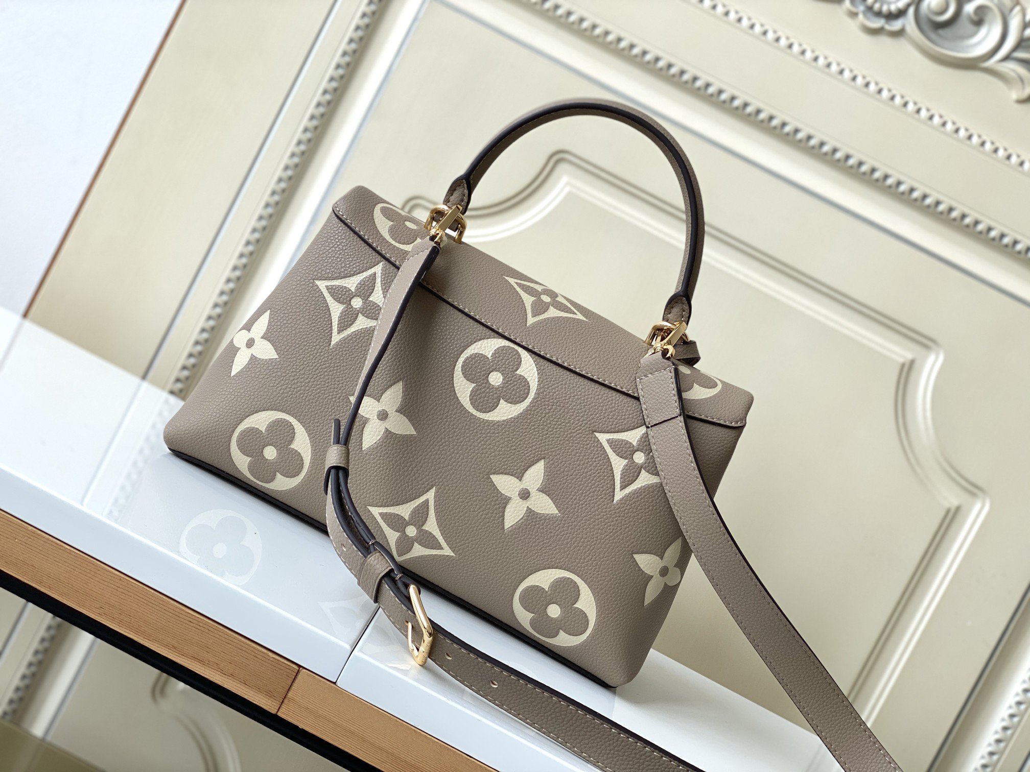 Louis Vuitton Madeleine Medium Handbag - Image 3