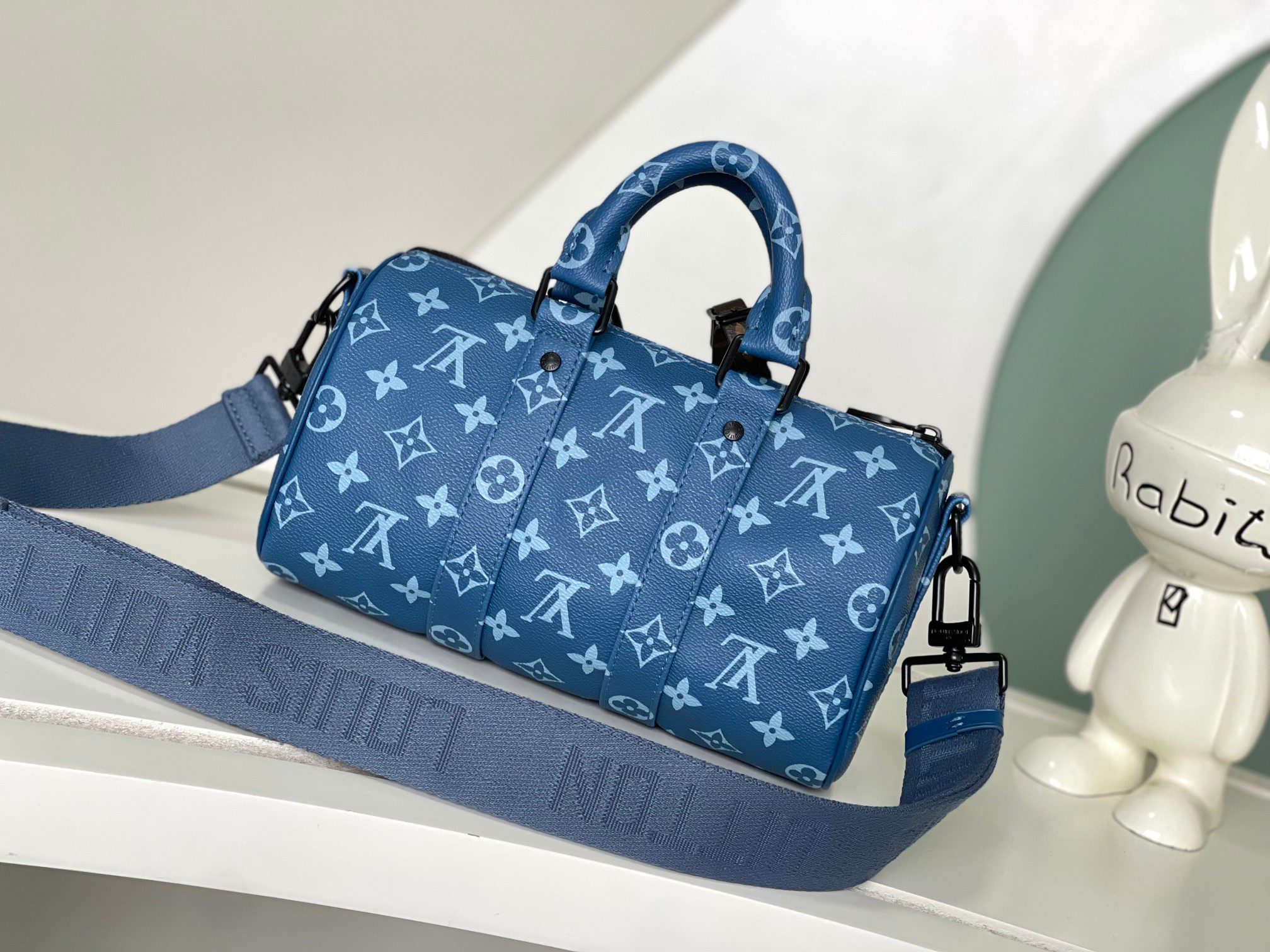 Louis Vuitton Keepall Bandoulière 25 Blue Leather-Trimmed Canvas Shoulder Bag - Image 3