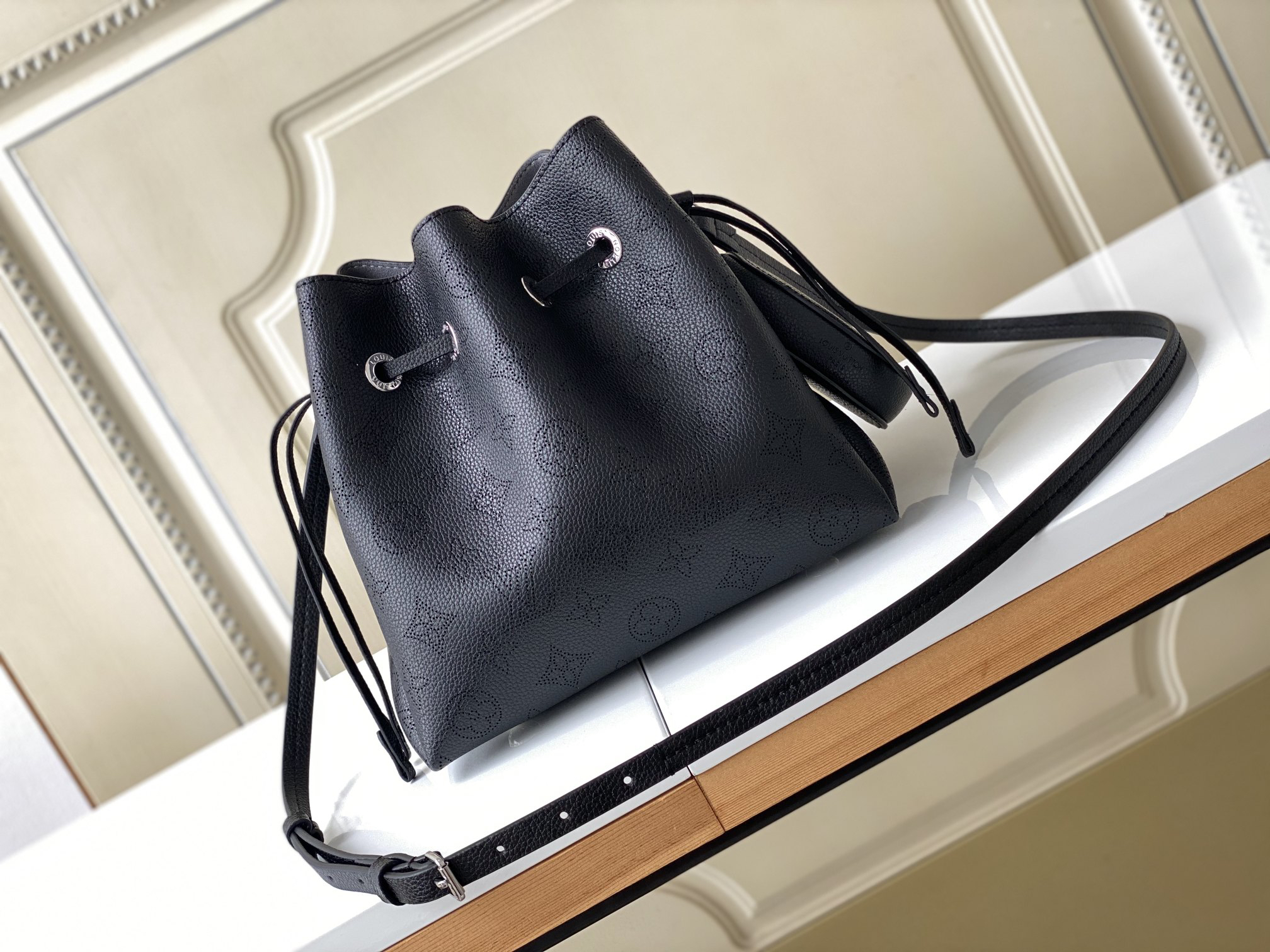 Louis Vuitton Bella Monogram Bucket Bag - Image 3