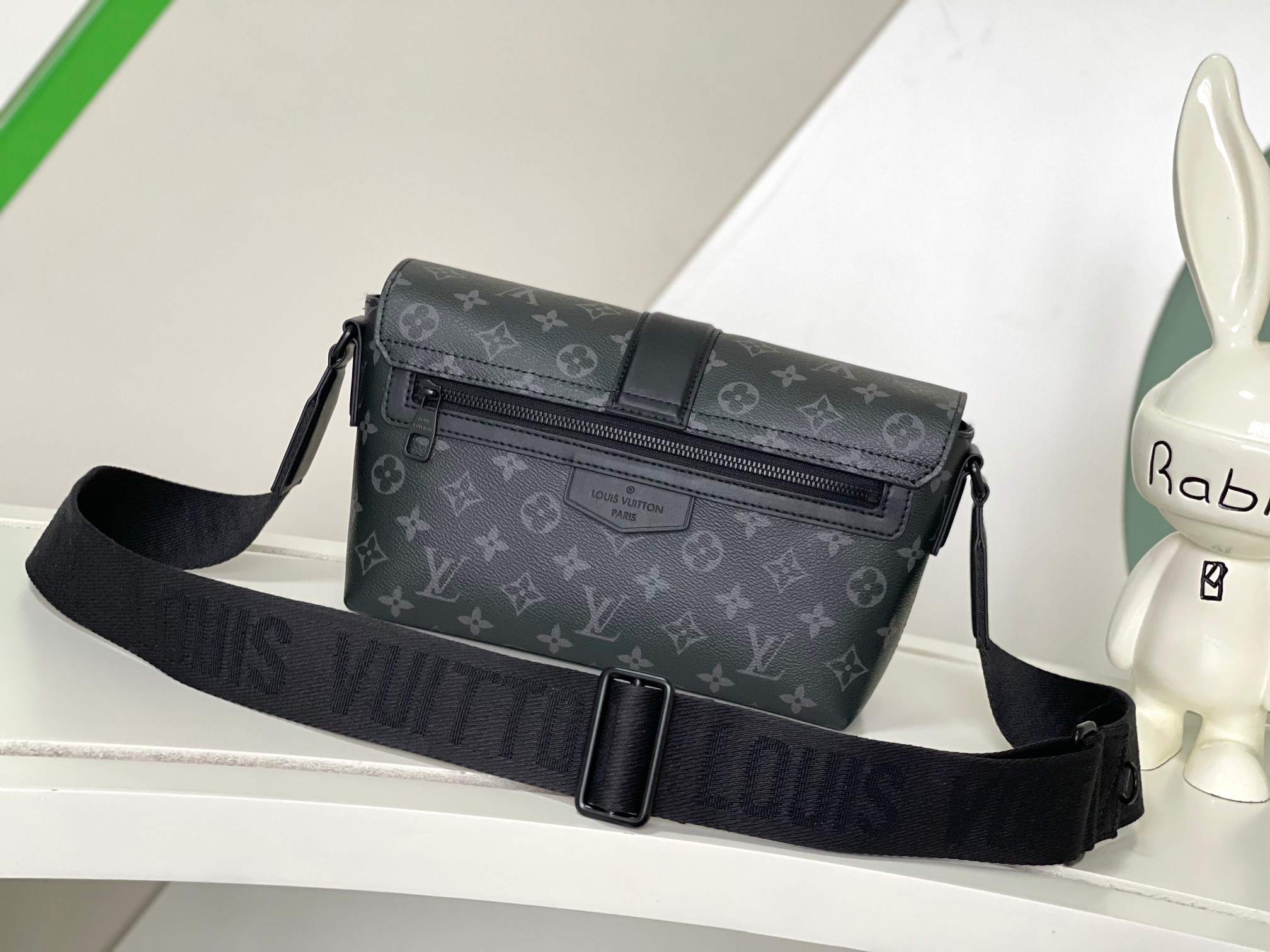 Louis Vuitton S-Cape M46794 Monogram Taurillon Leather Crossbody Bag - Image 3