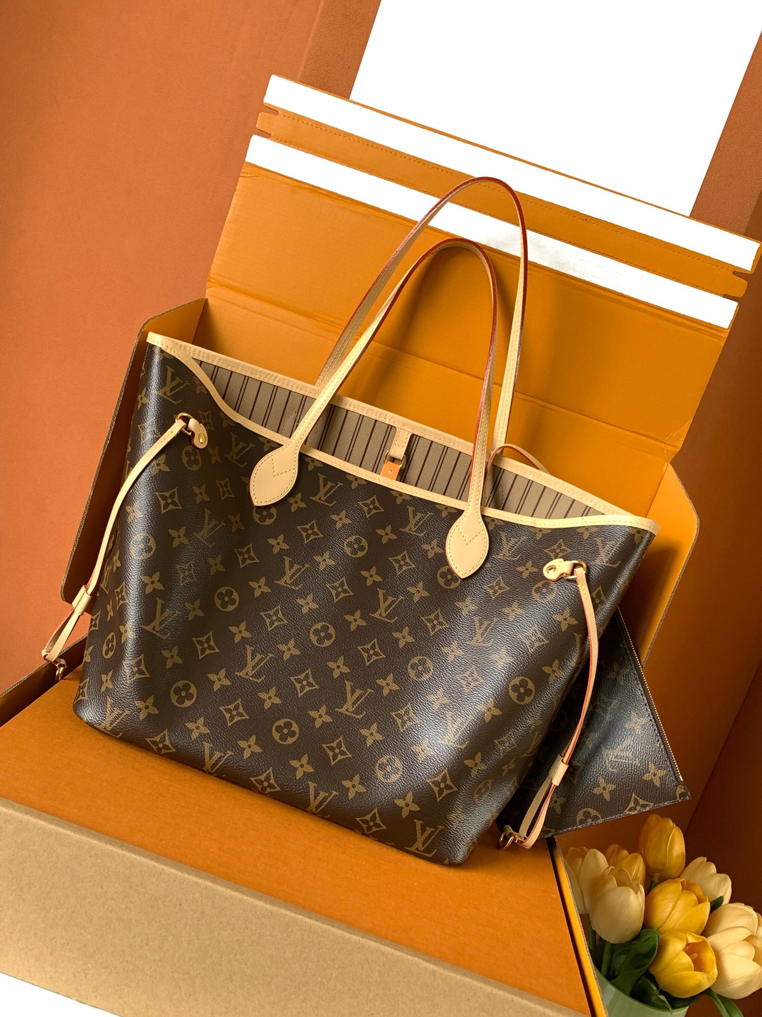 Louis Vuitton Neverfull Medium Tote Bag - Image 3
