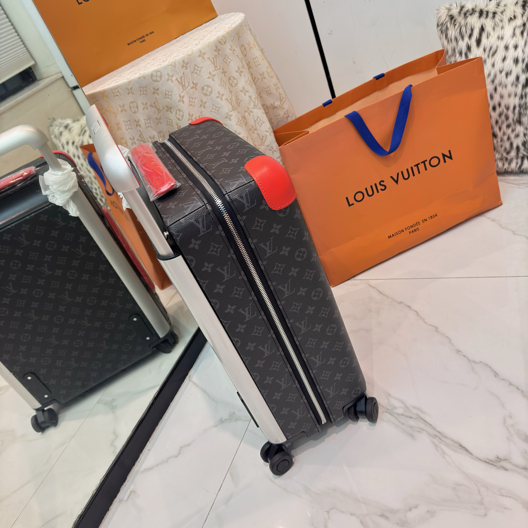 Louis Vuitton Horizon 55 Four-Wheel Carry-On Suitcase in Monogram Canvas - Image 3