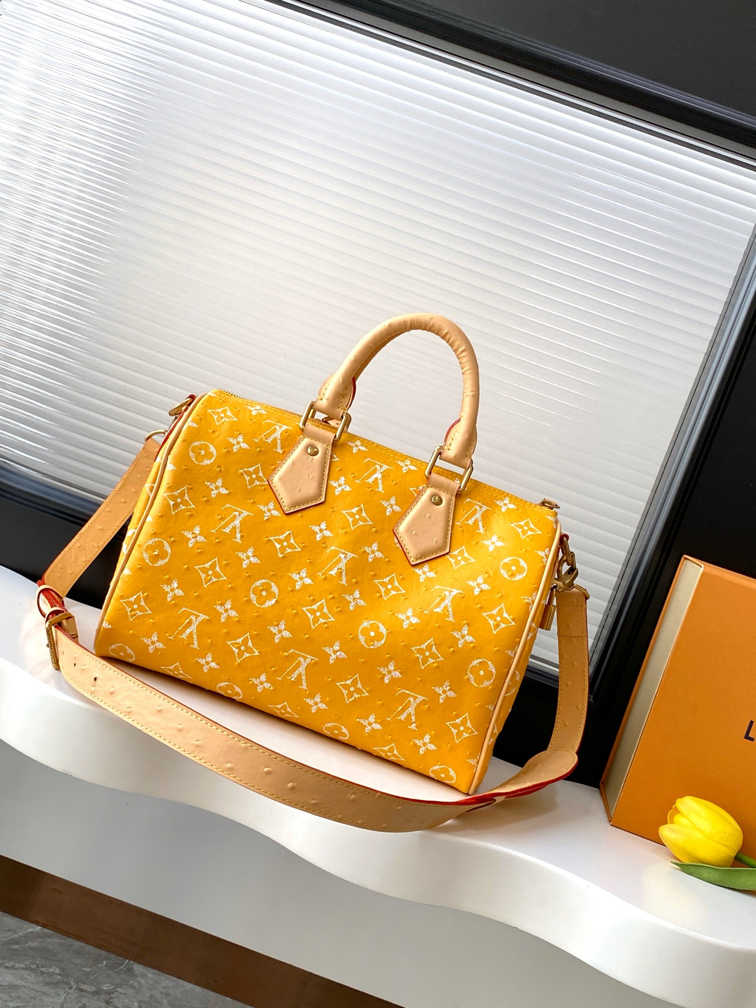 Speedy P9 Bandouliere 30 Monogram Leather Handbag - Image 3