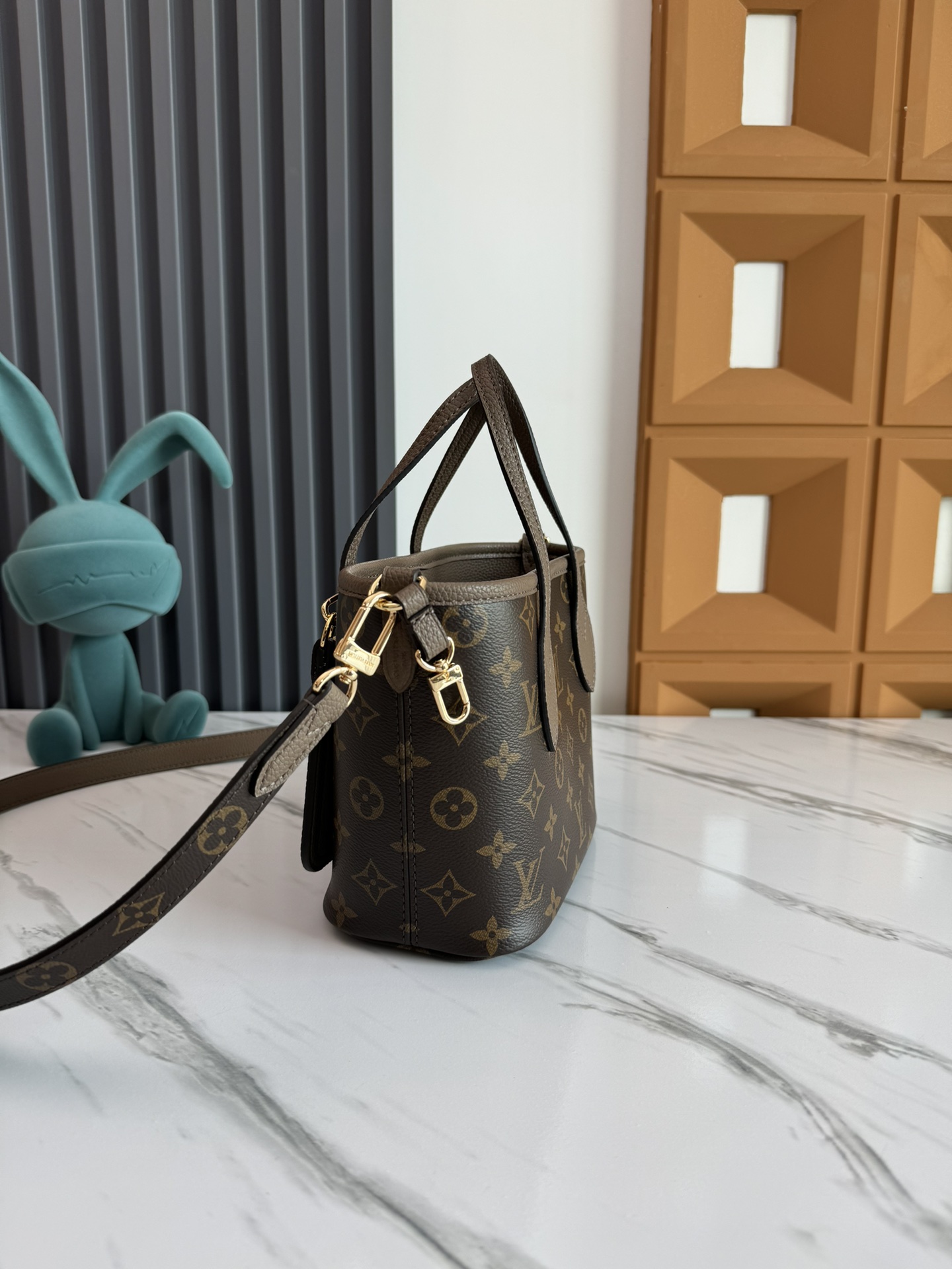 Louis Vuitton Neverfull Bandoulière Inside Out BB Reversible Handbag - Image 3