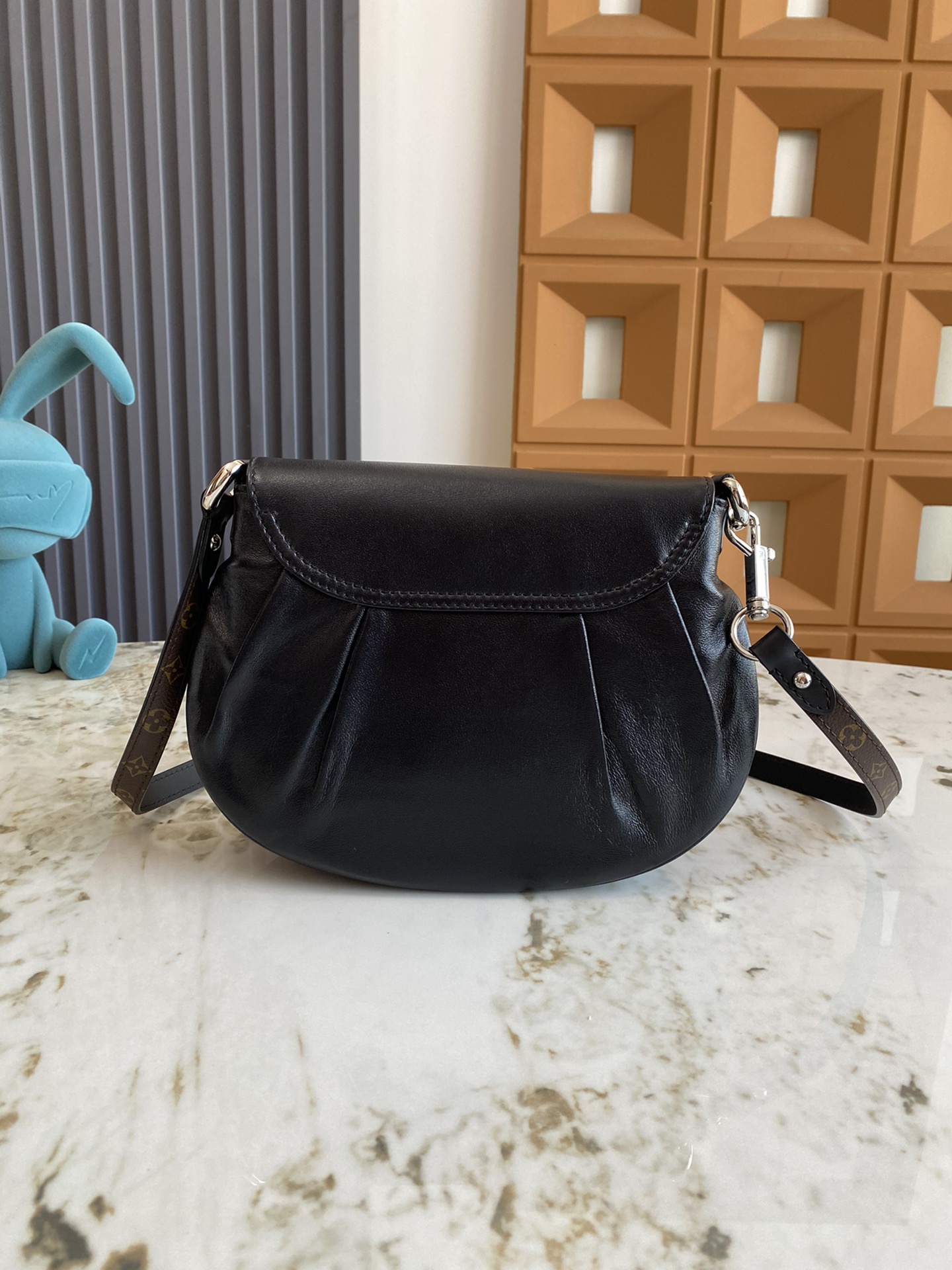 Louis Vuitton Sunset Vibe Handbag M12192 - Image 3