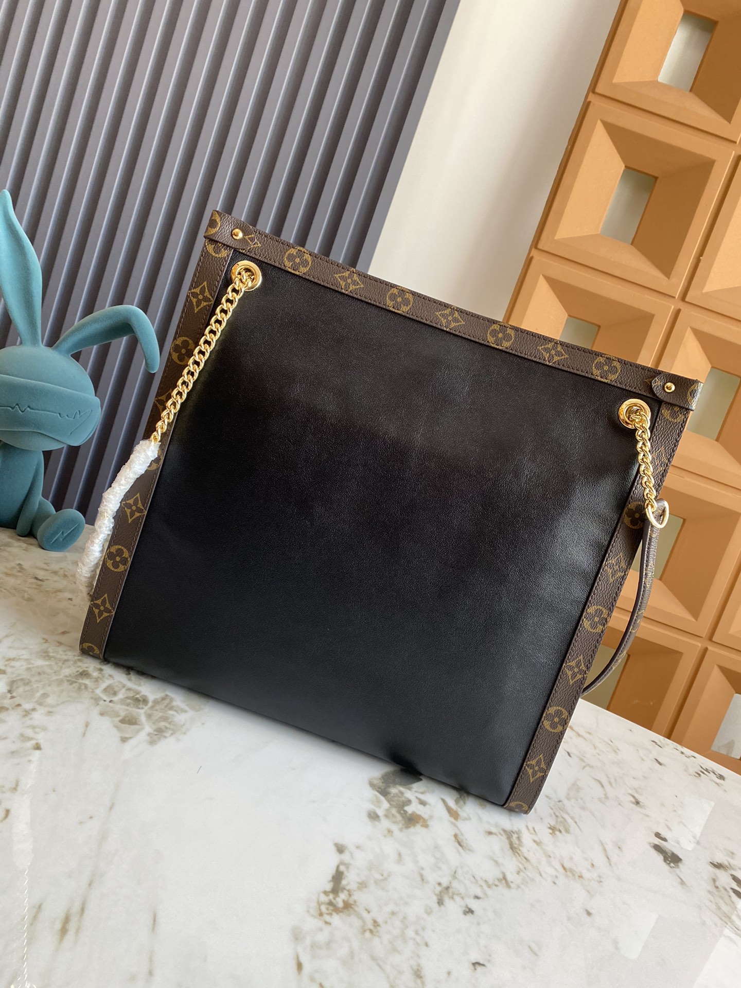 Louis Vuitton Nova Chain Shoulder Bag - Image 3