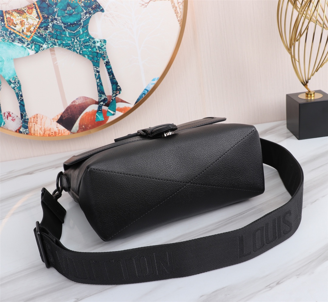 Louis Vuitton Saumur M45911 Shoulder Bag - Image 3