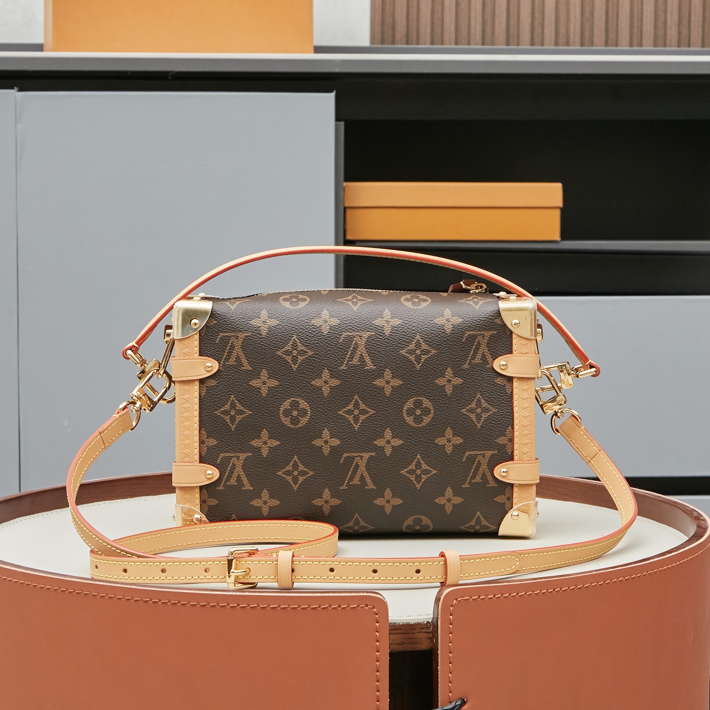 Louis Vuitton Side Trunk PM Handbag M46358 in Monogram - Image 3