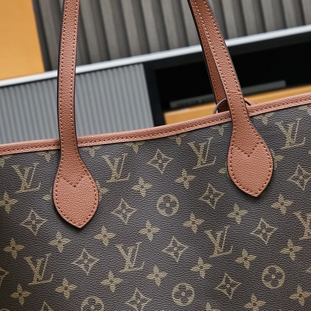 Louis Vuitton Neverfull MM Tote Bag in Damier Azur Canvas - Image 3
