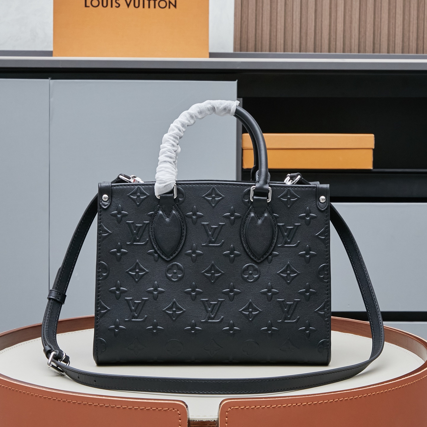 Louis Vuitton OnTheGo Small Handbag M14576 - Image 3