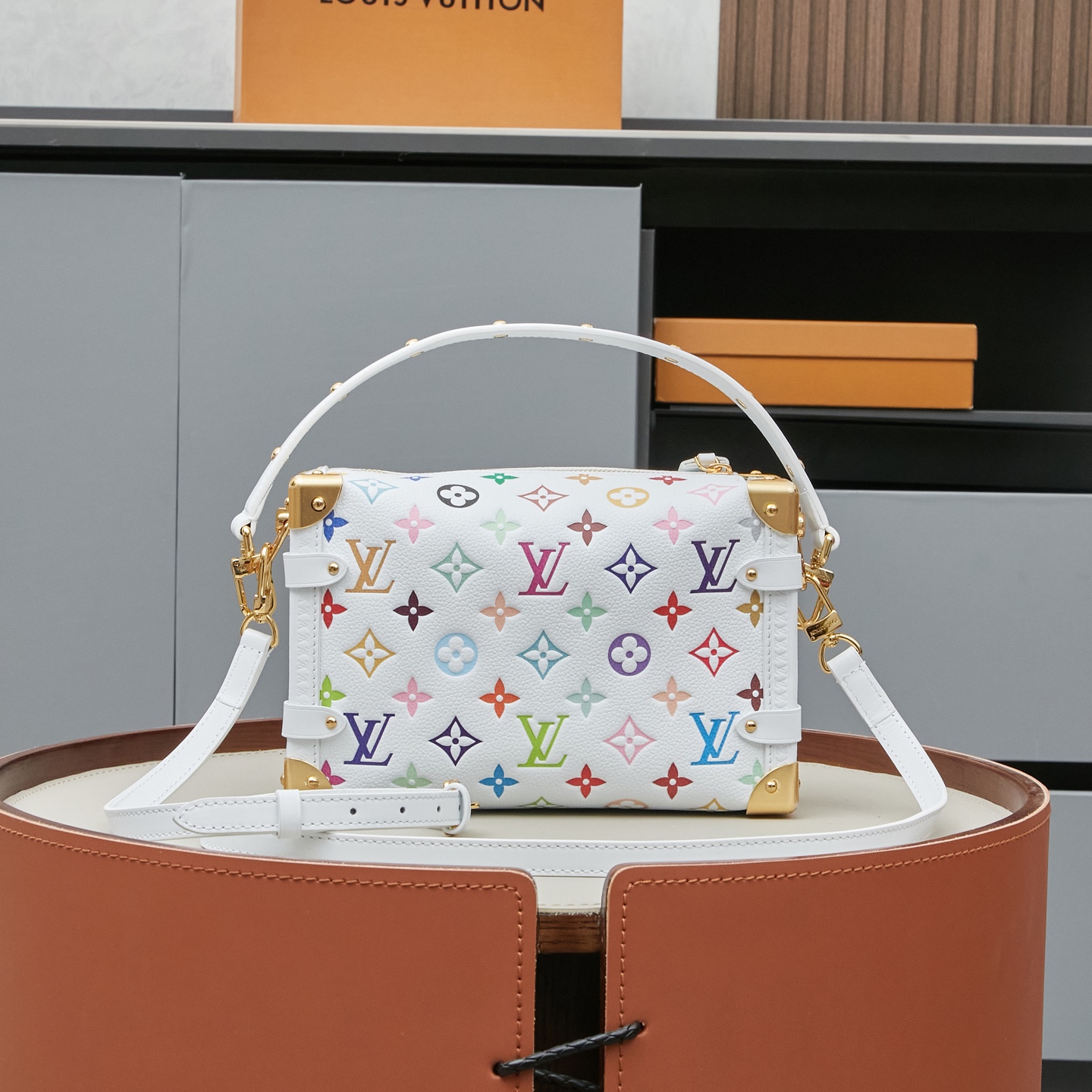 Louis Vuitton Side Trunk MM Bag M14046 in White Monogram Leather - Image 3