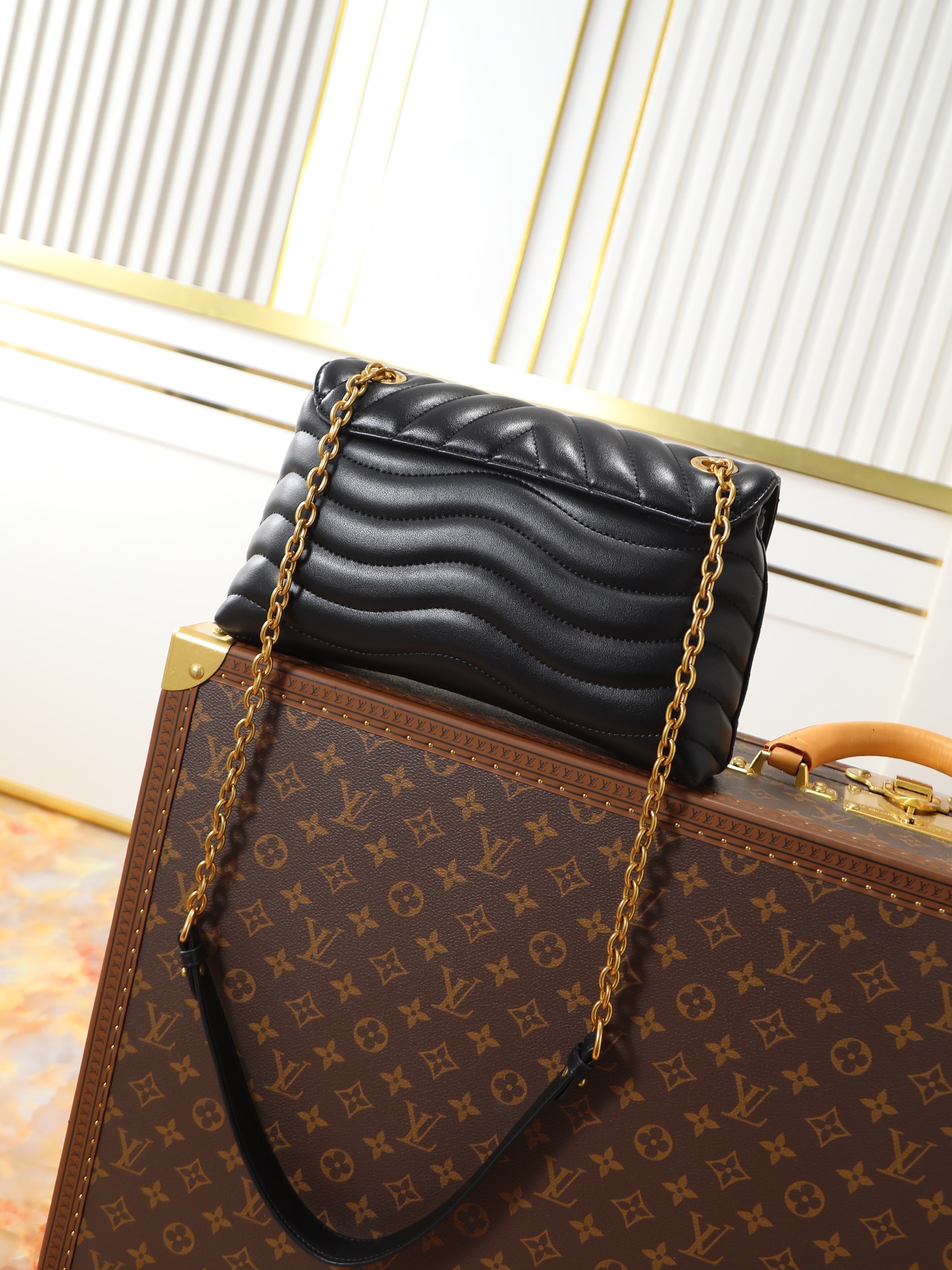 Louis Vuitton New Wave Chain Shoulder Bag M58552 - Image 3