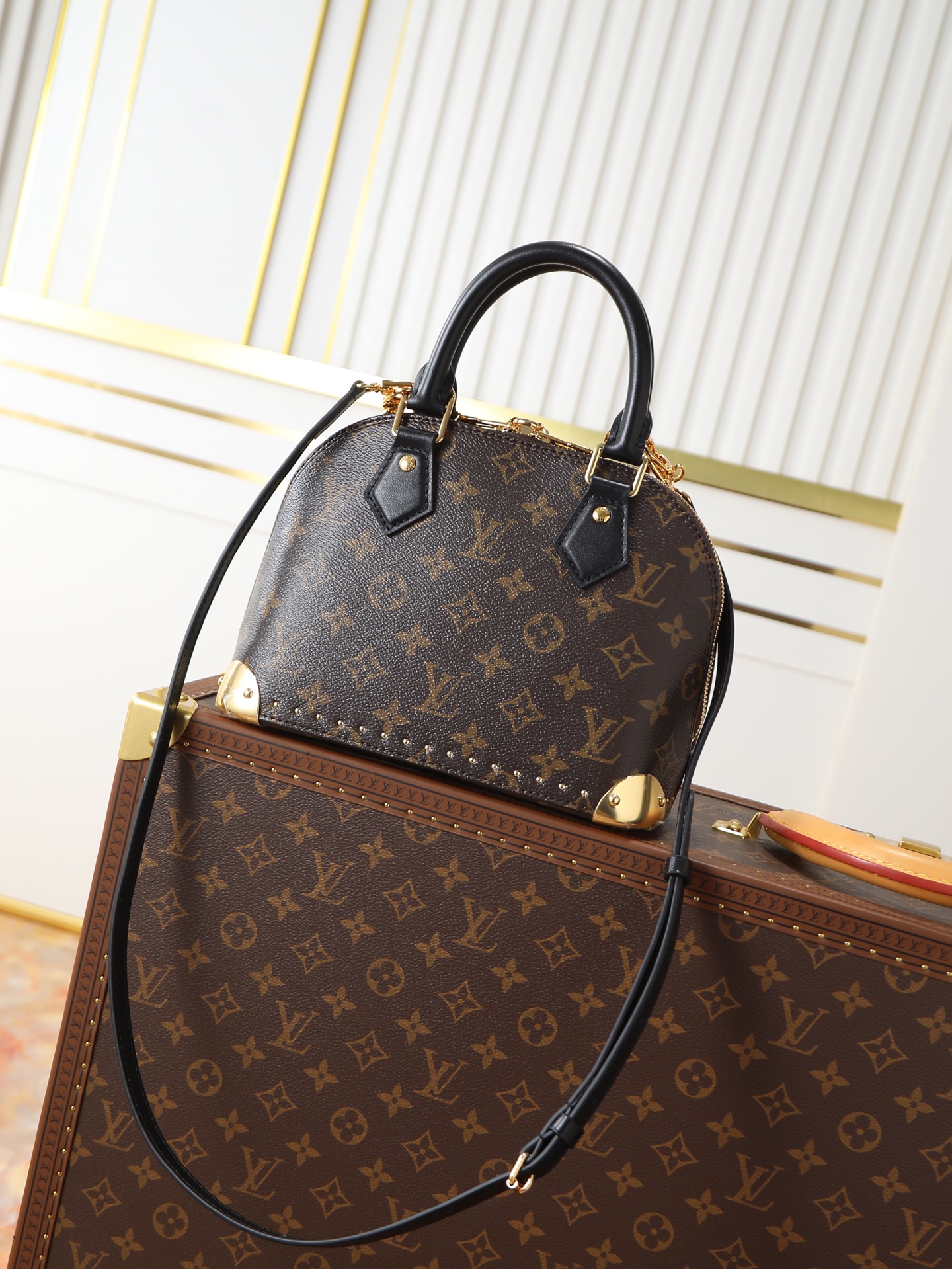 Louis Vuitton Alma BB Handbag - Image 3