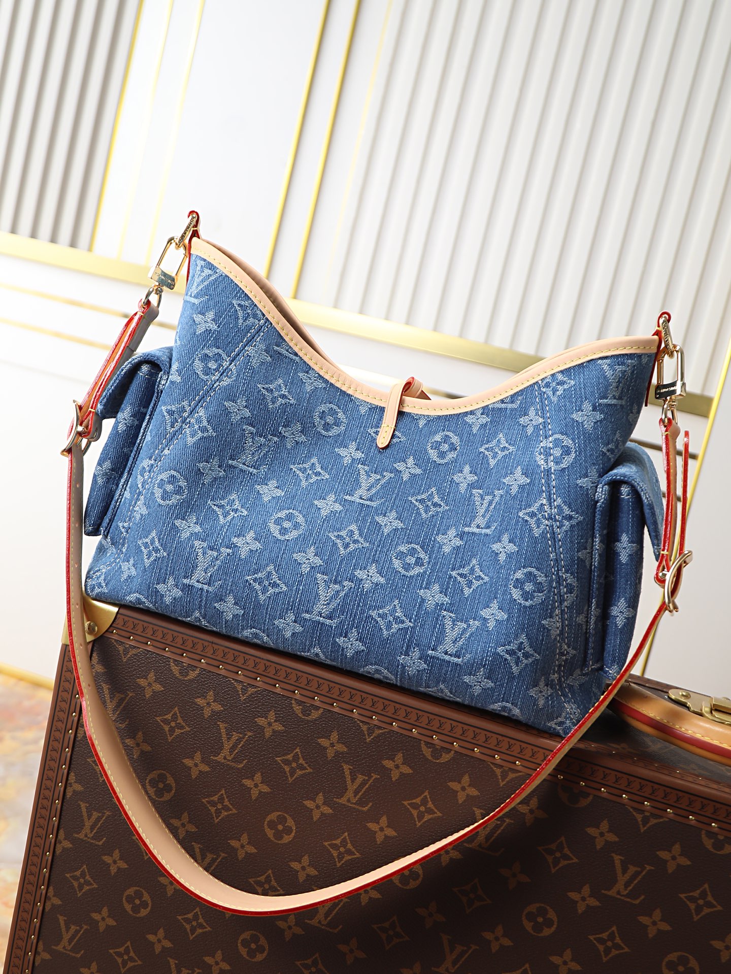 Louis Vuitton Carryall Cargo Small Handbag in Blue Denim - Image 3
